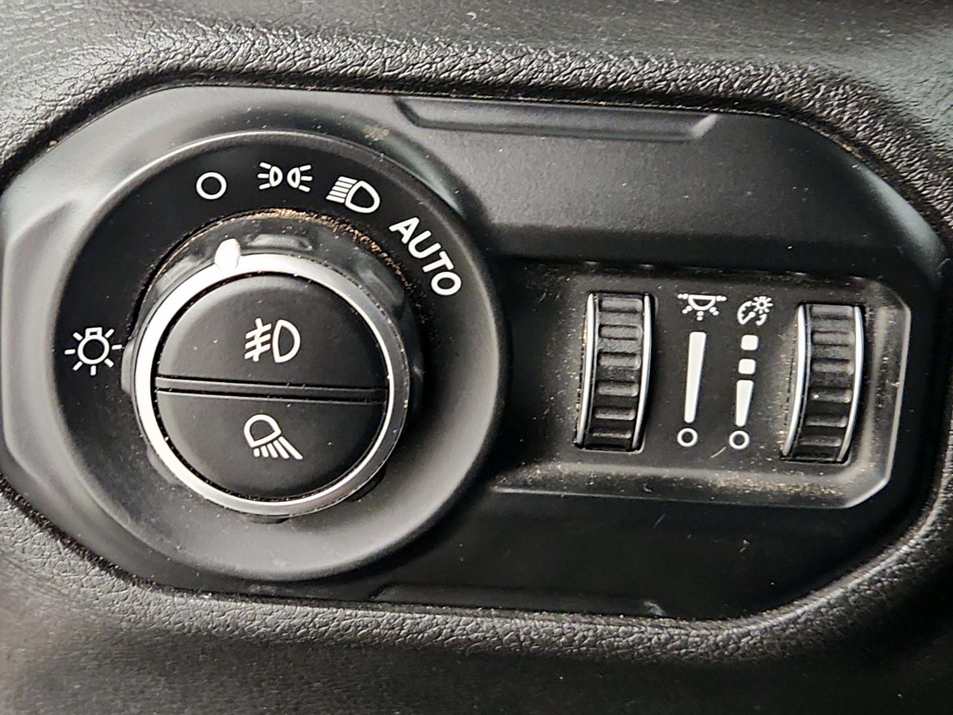 Thumbnail: 2021 Jeep Gladiator - 13