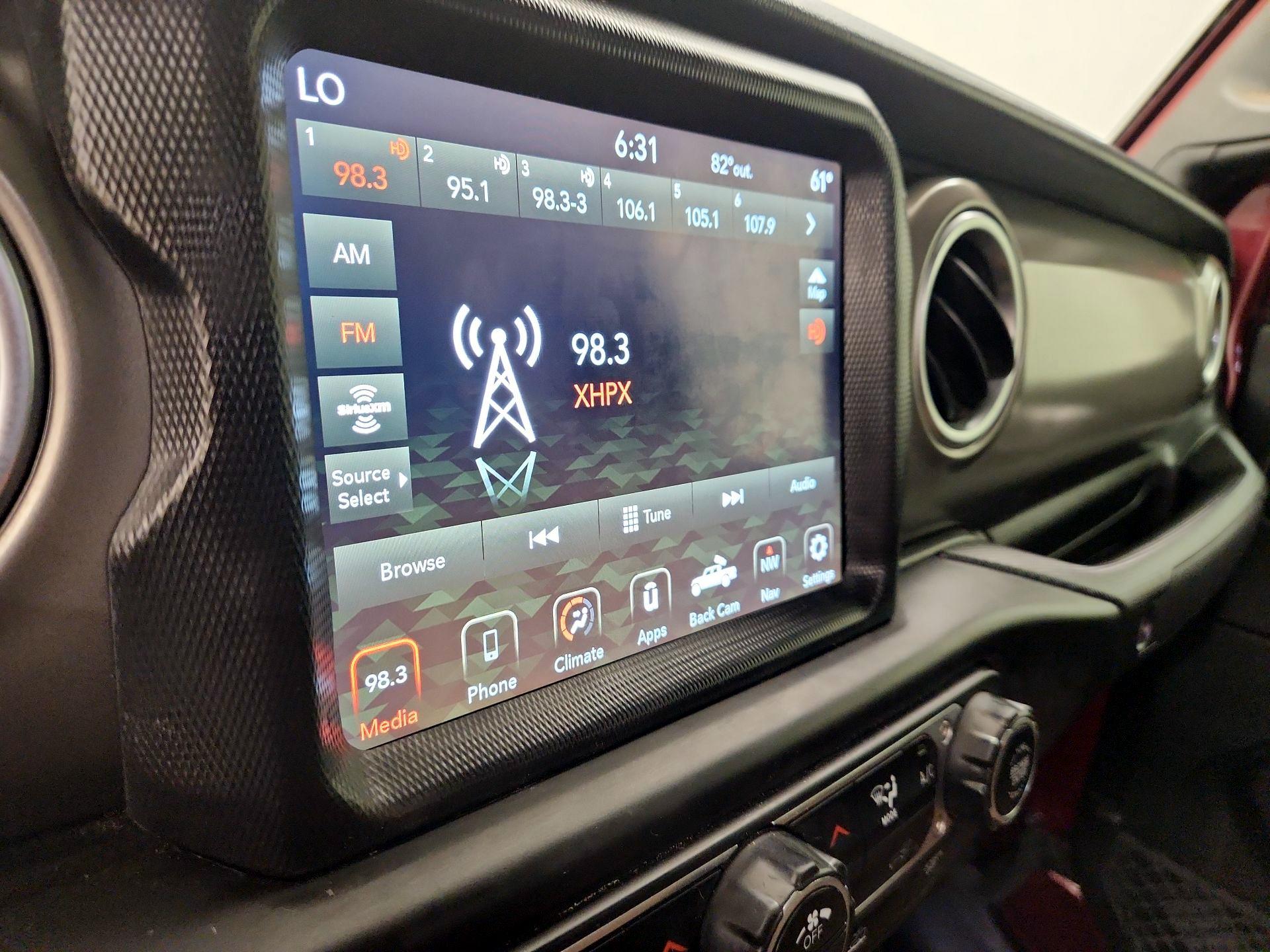 Thumbnail: 2021 Jeep Gladiator - 16