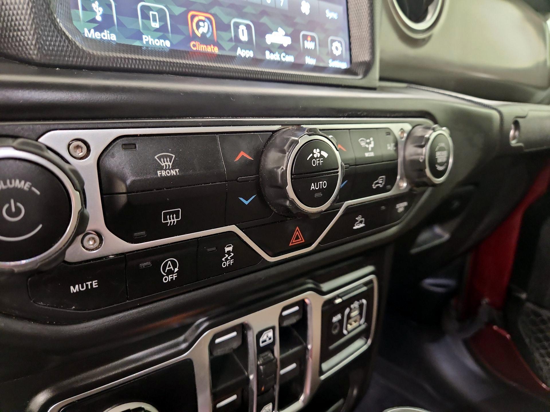 Thumbnail: 2021 Jeep Gladiator - 17