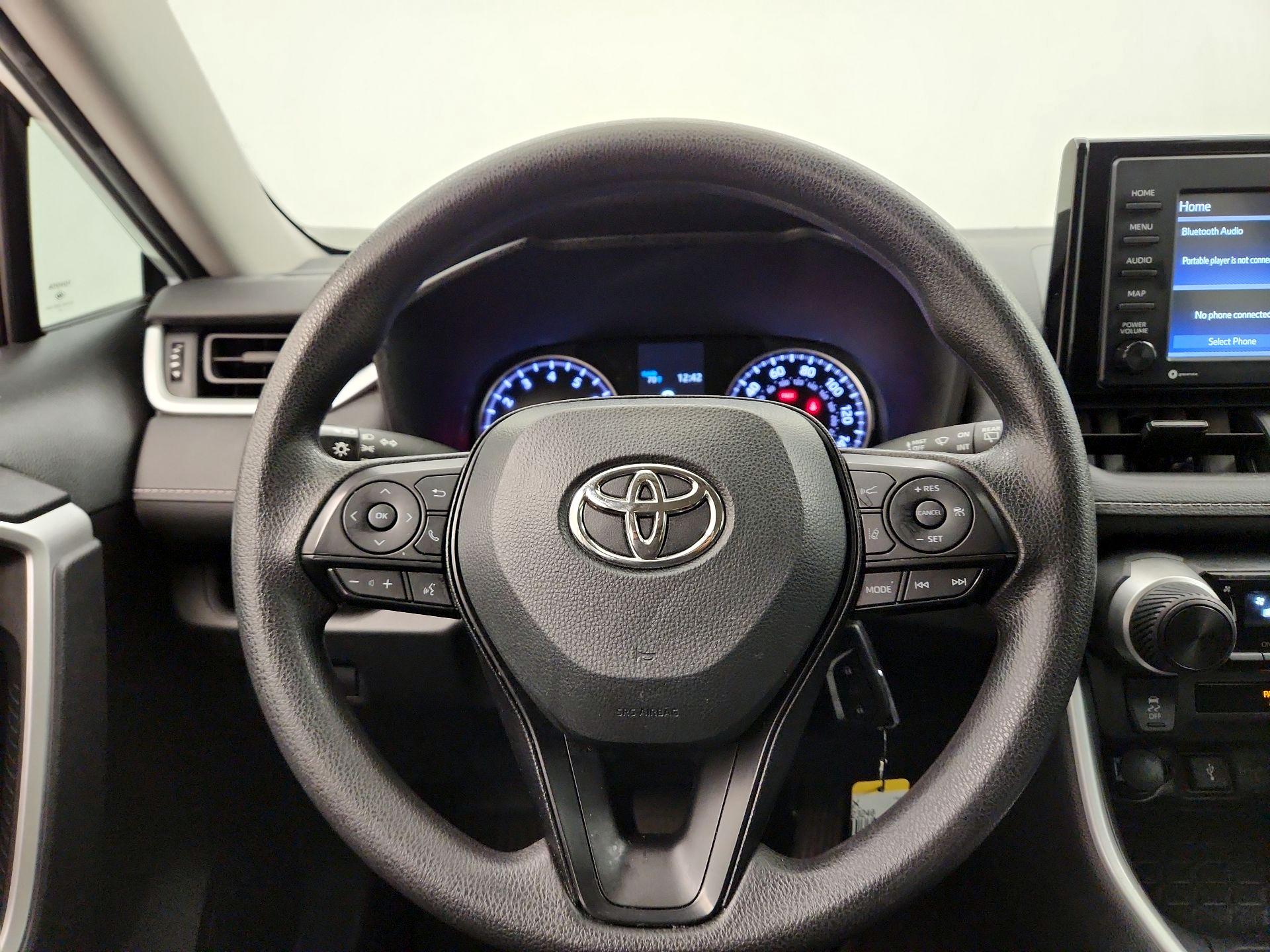 Thumbnail: 2022 Toyota RAV4 - 10