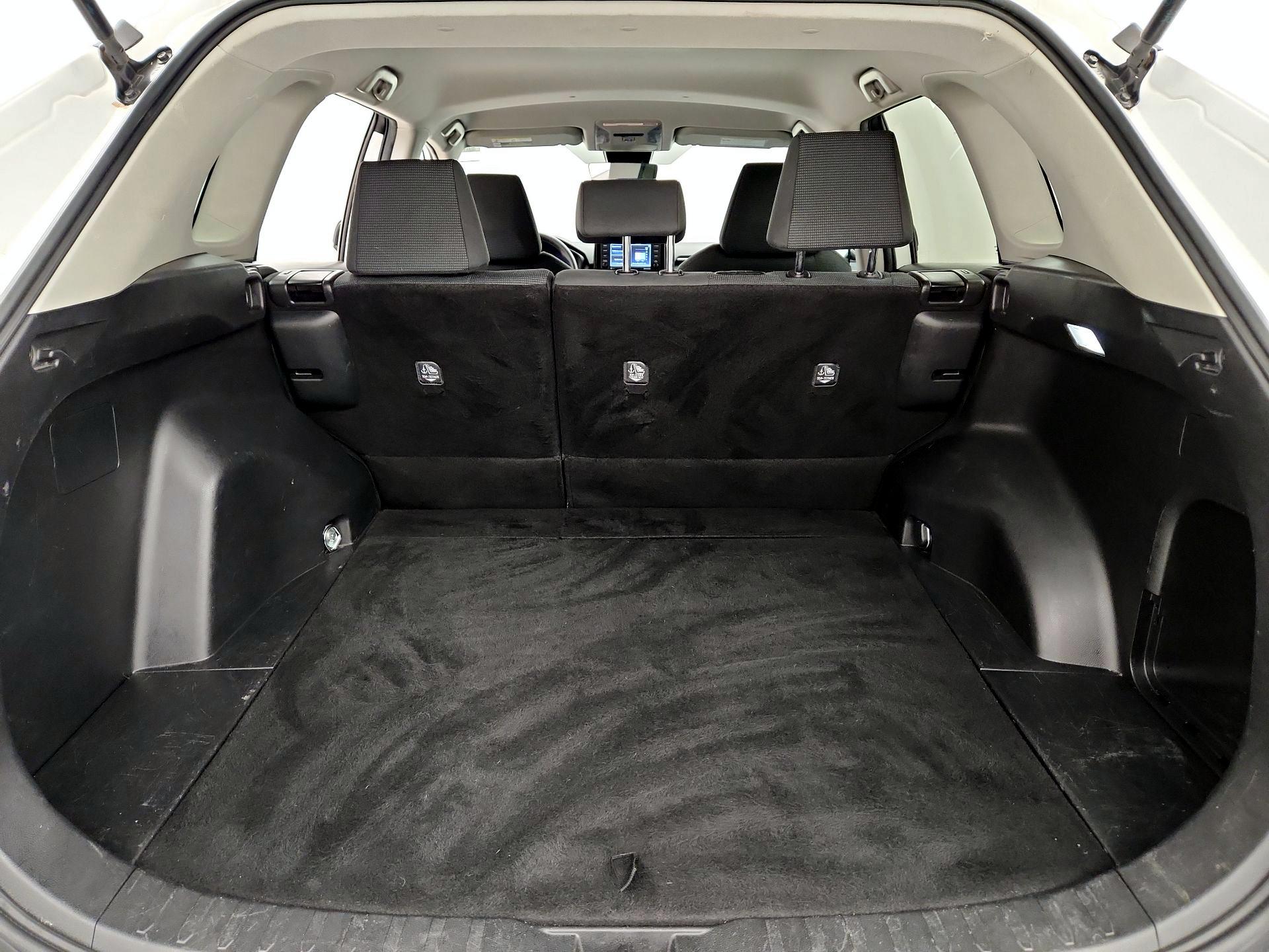 Thumbnail: 2022 Toyota RAV4 - 19