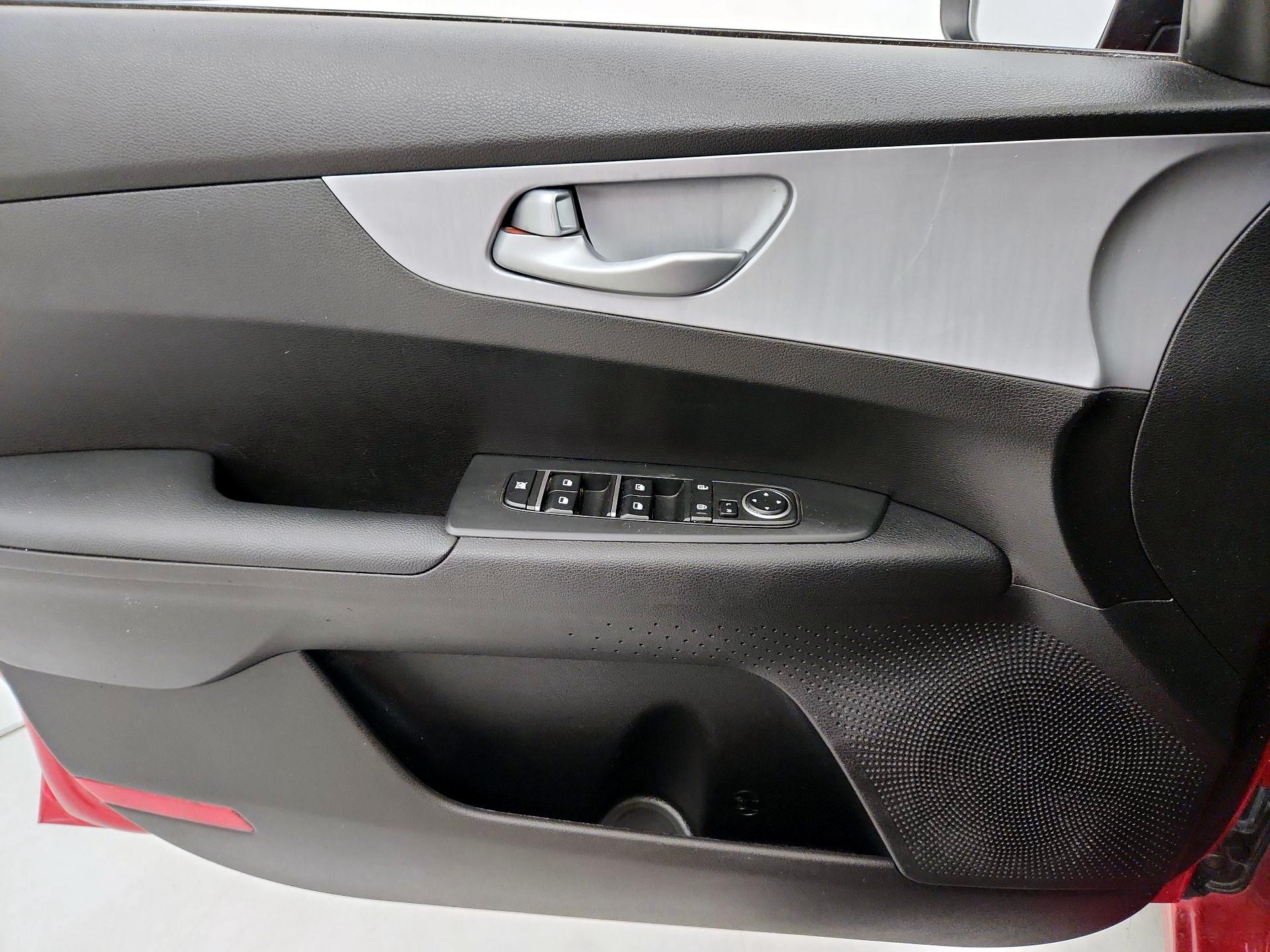 Thumbnail: 2023 Kia Forte - 12