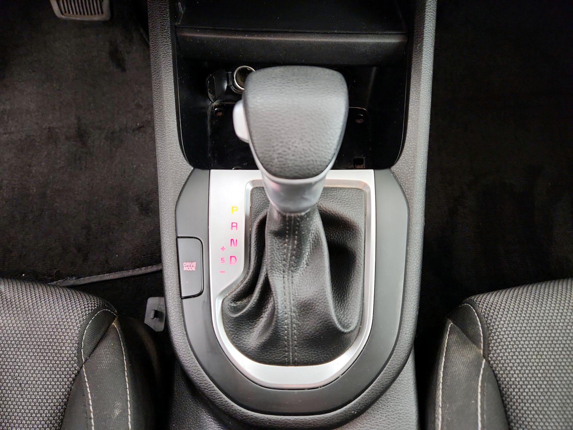 Thumbnail: 2023 Kia Forte - 17