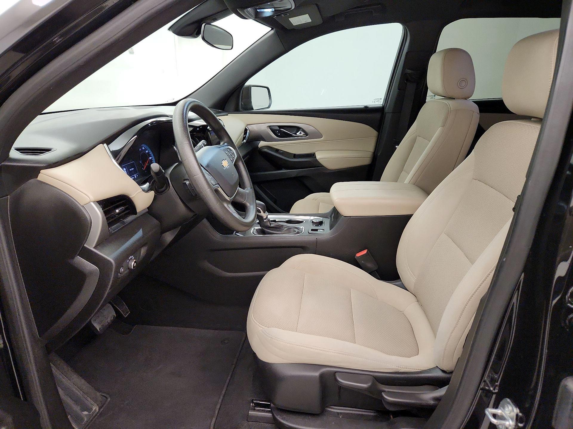 Thumbnail: 2023 Chevrolet Traverse - 11