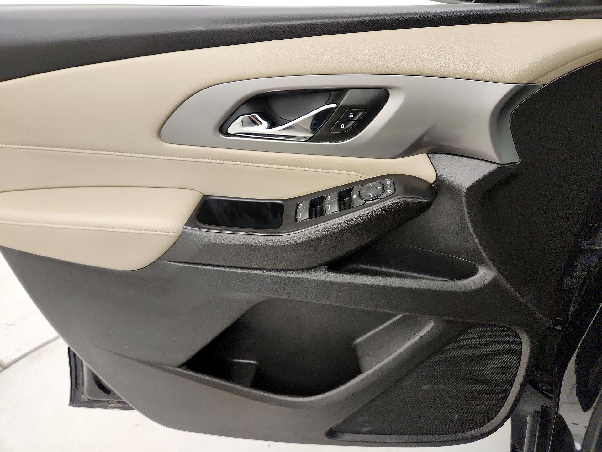 Thumbnail: 2023 Chevrolet Traverse - 12