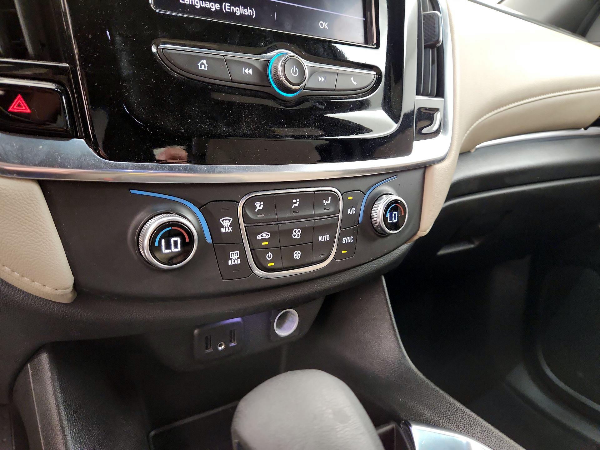 Thumbnail: 2023 Chevrolet Traverse - 16