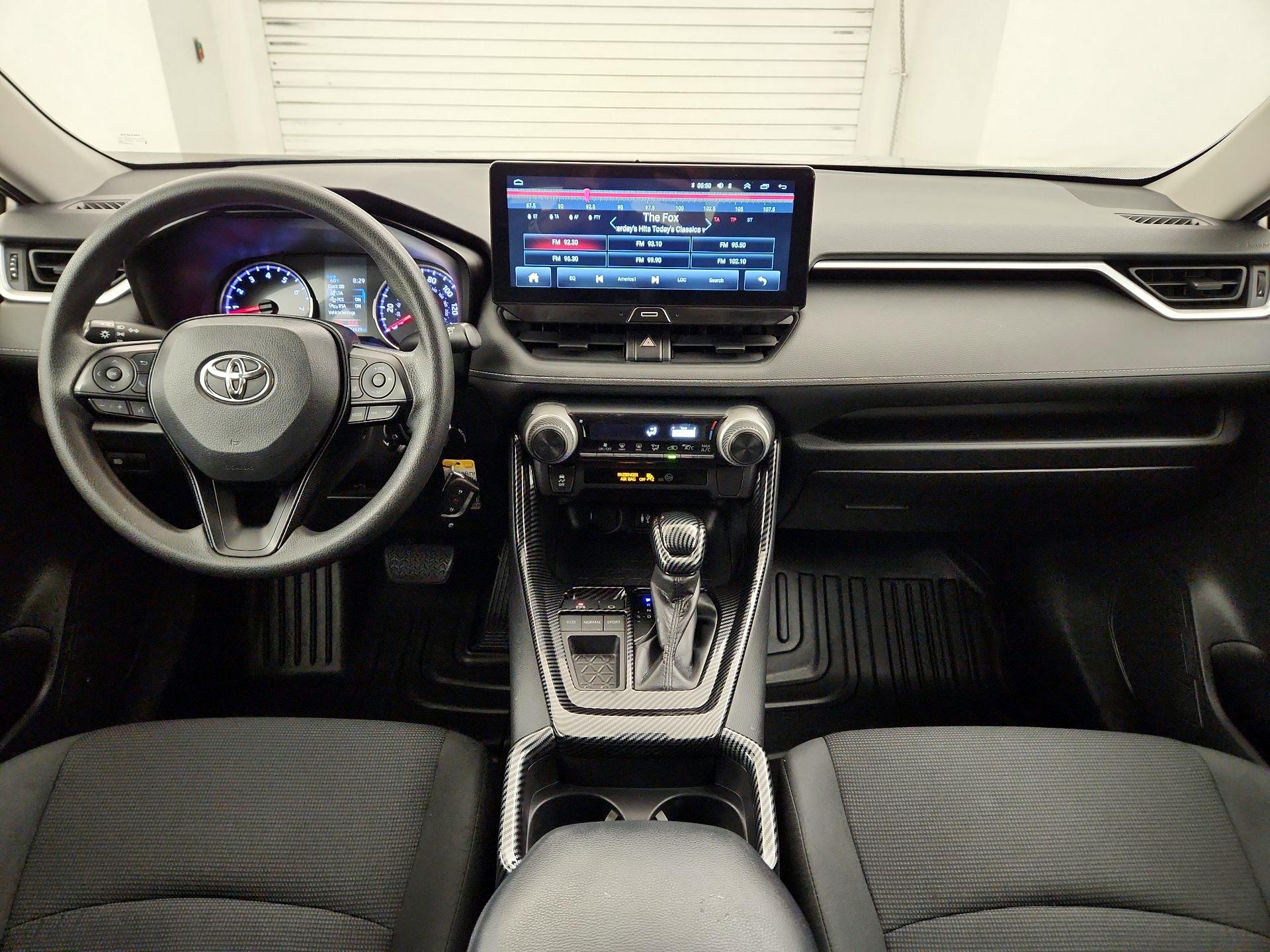 Thumbnail: 2019 Toyota RAV4 - 9