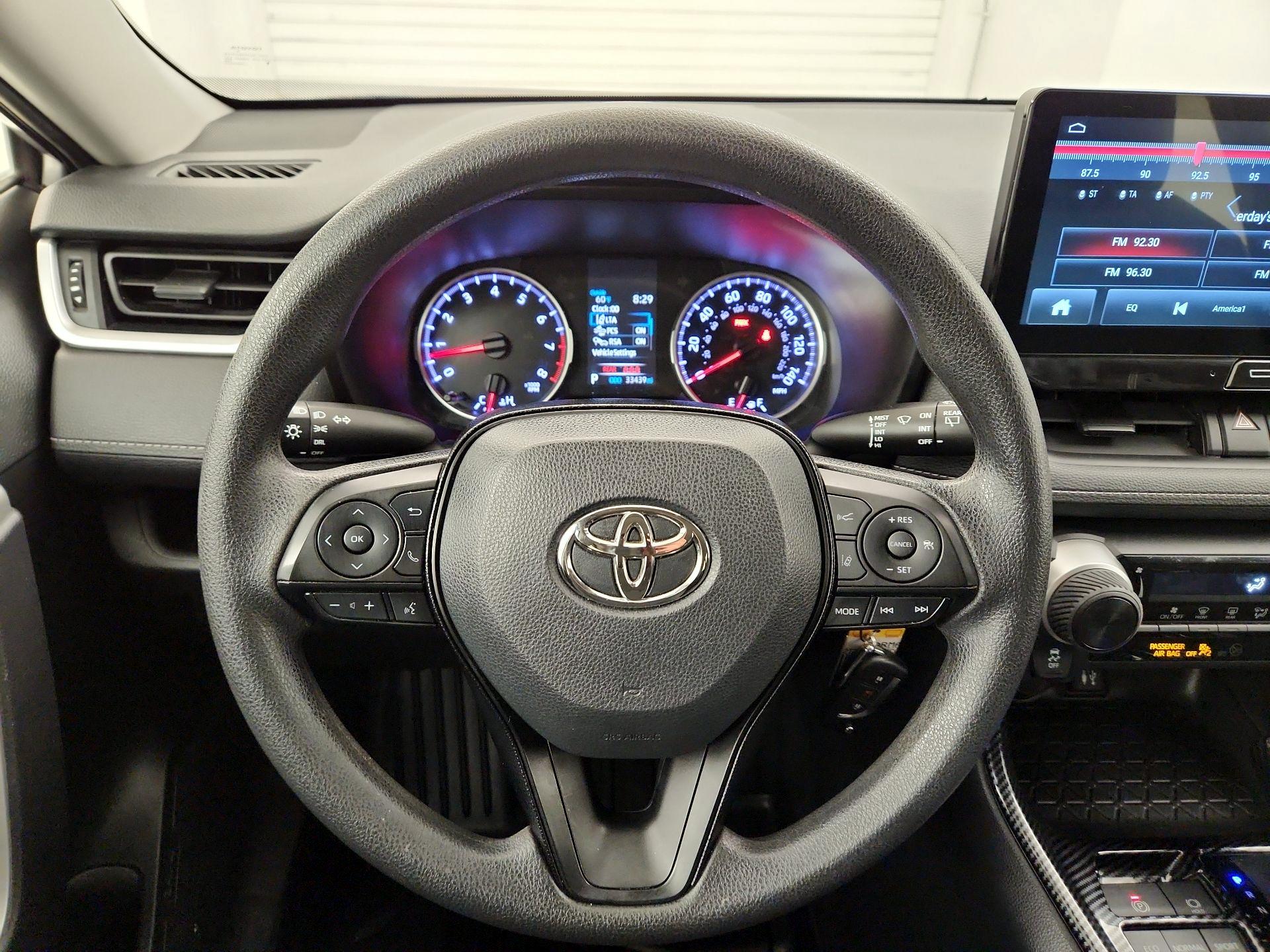 Thumbnail: 2019 Toyota RAV4 - 10