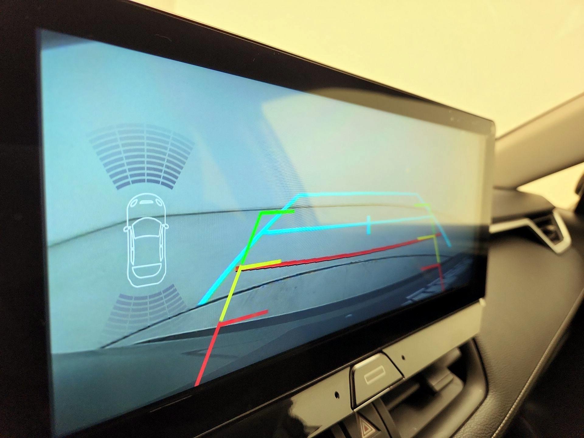 Thumbnail: 2019 Toyota RAV4 - 15