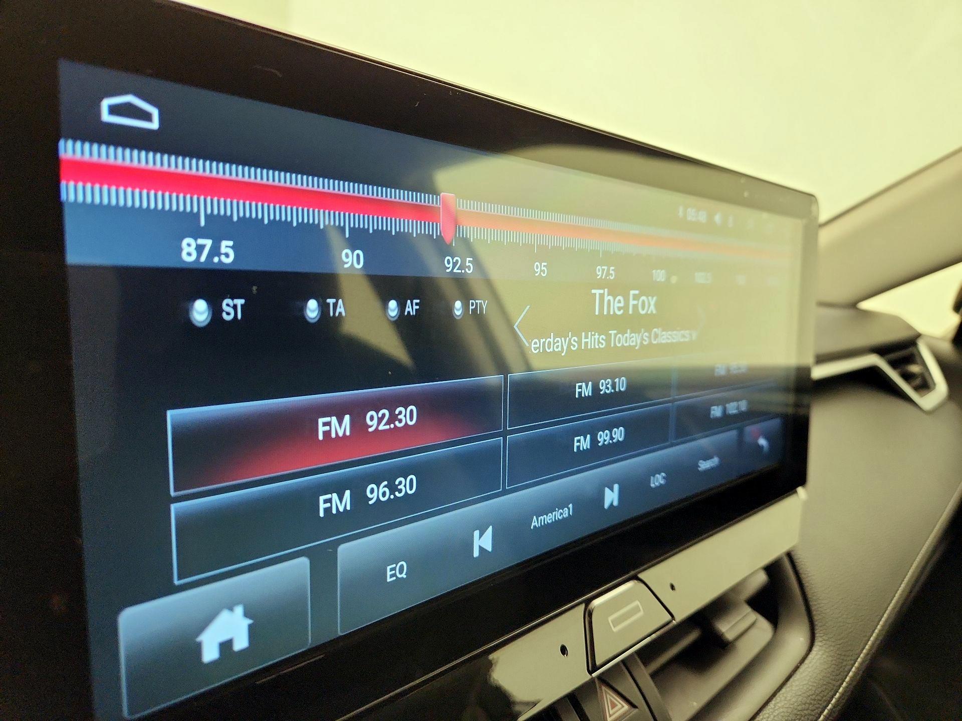 Thumbnail: 2019 Toyota RAV4 - 16