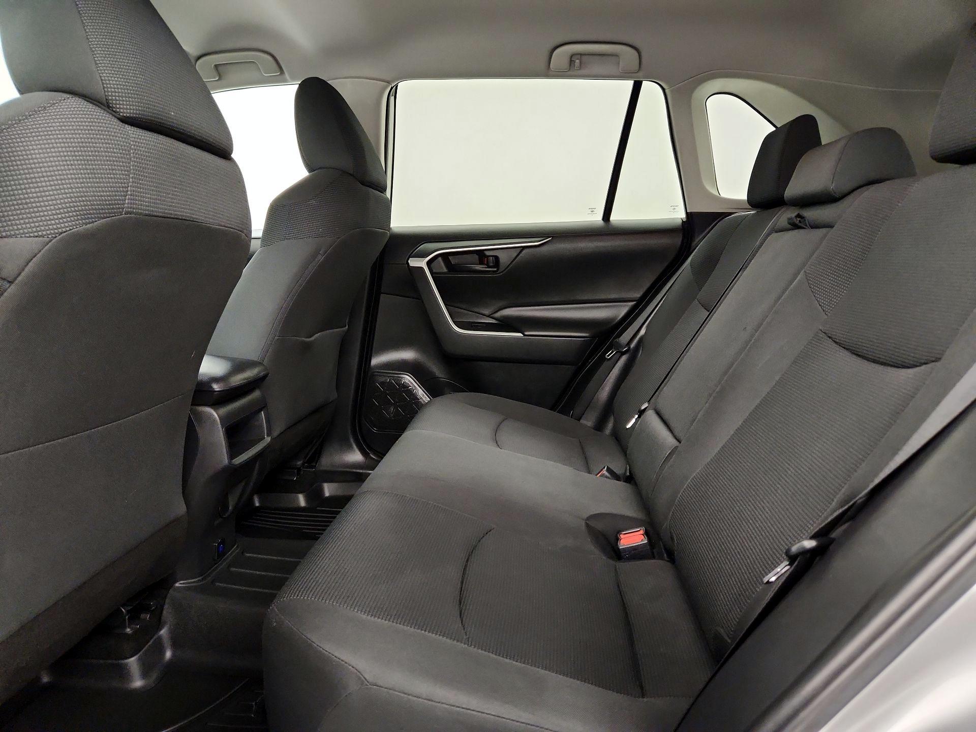 Thumbnail: 2019 Toyota RAV4 - 20