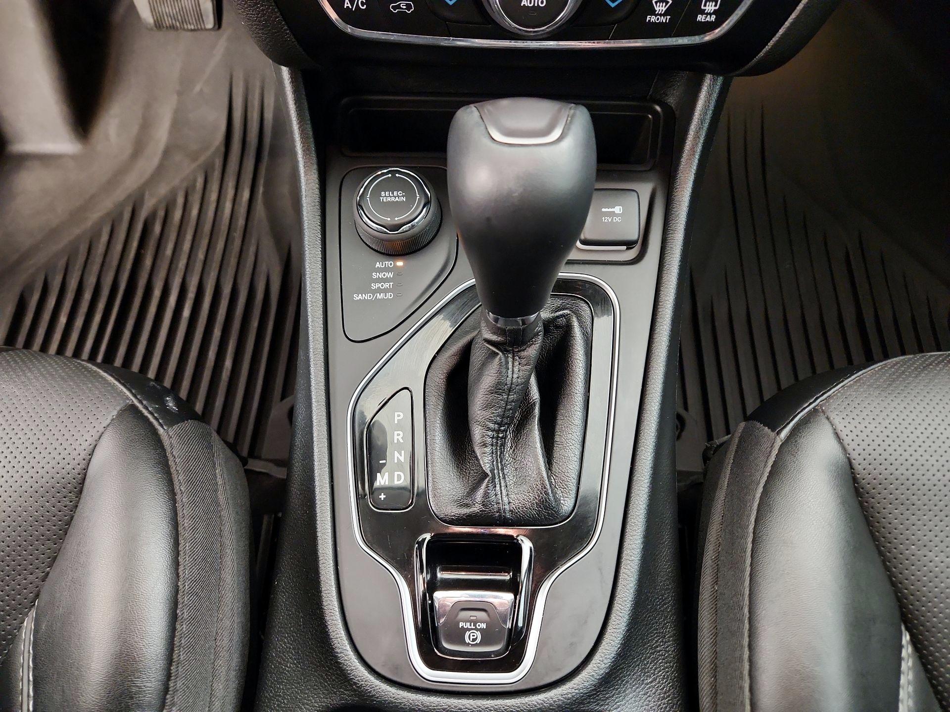 Thumbnail: 2023 Jeep Cherokee - 18