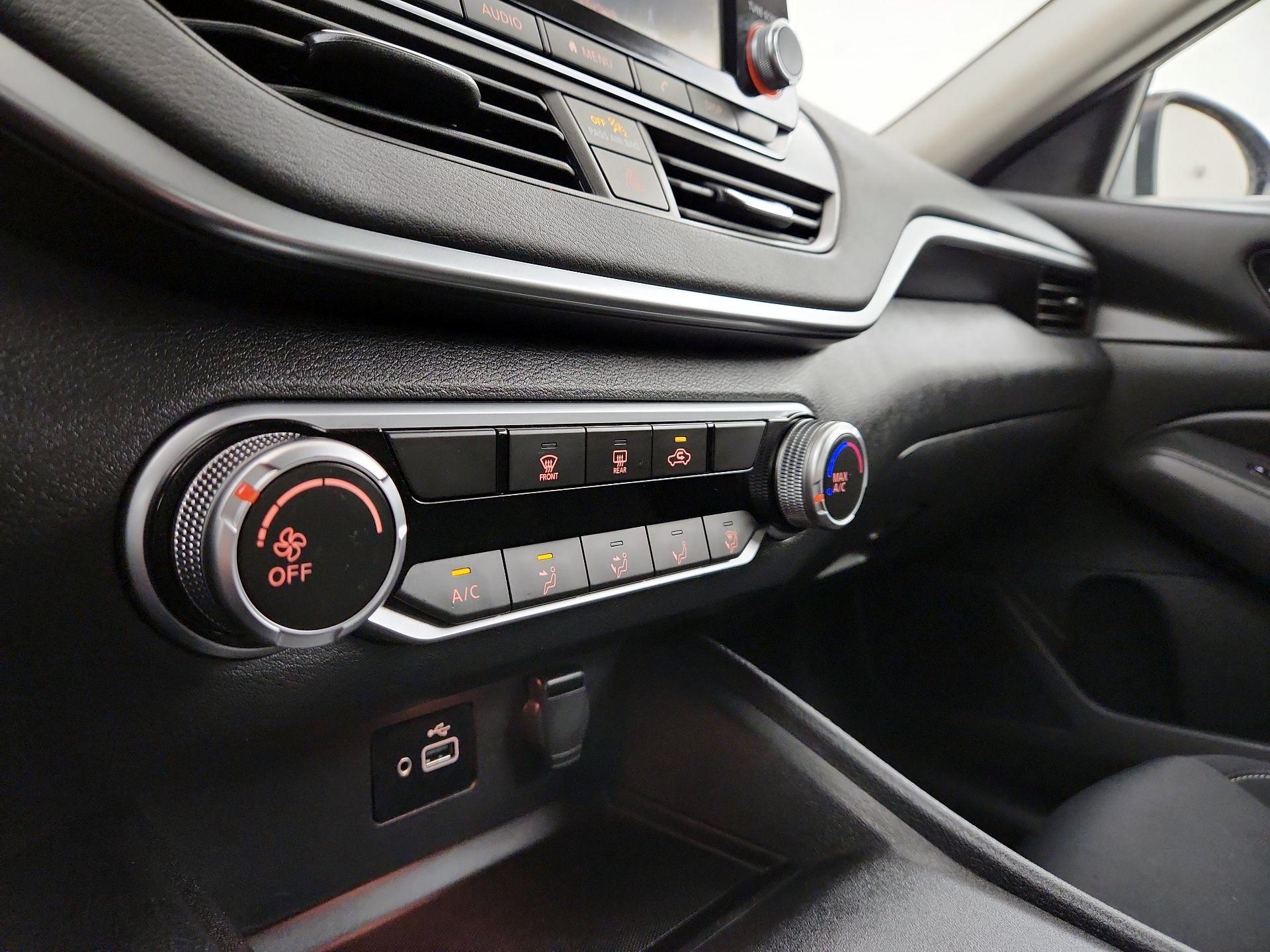 Thumbnail: 2021 Nissan Altima - 16