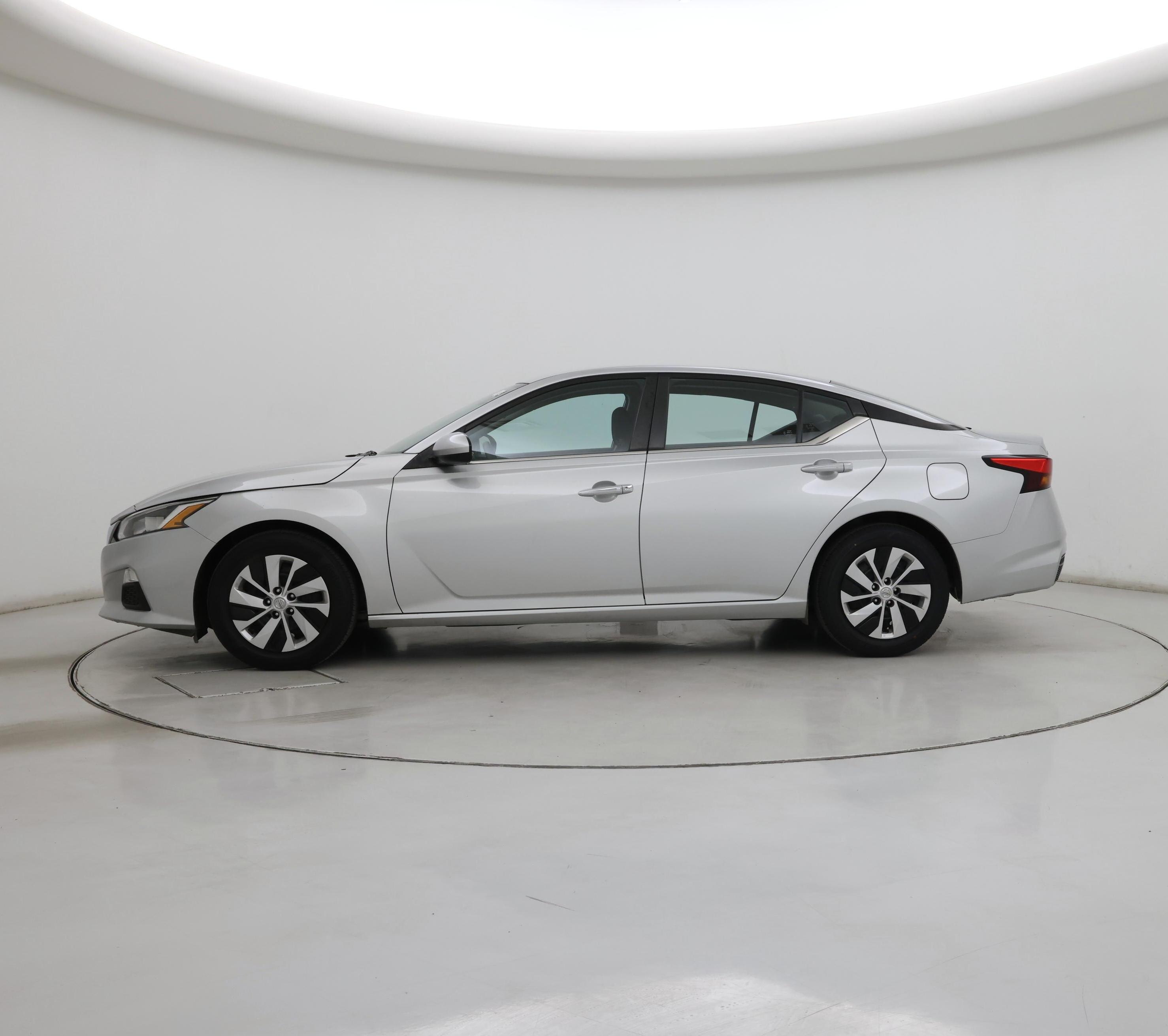 Thumbnail: 2021 Nissan Altima - 3