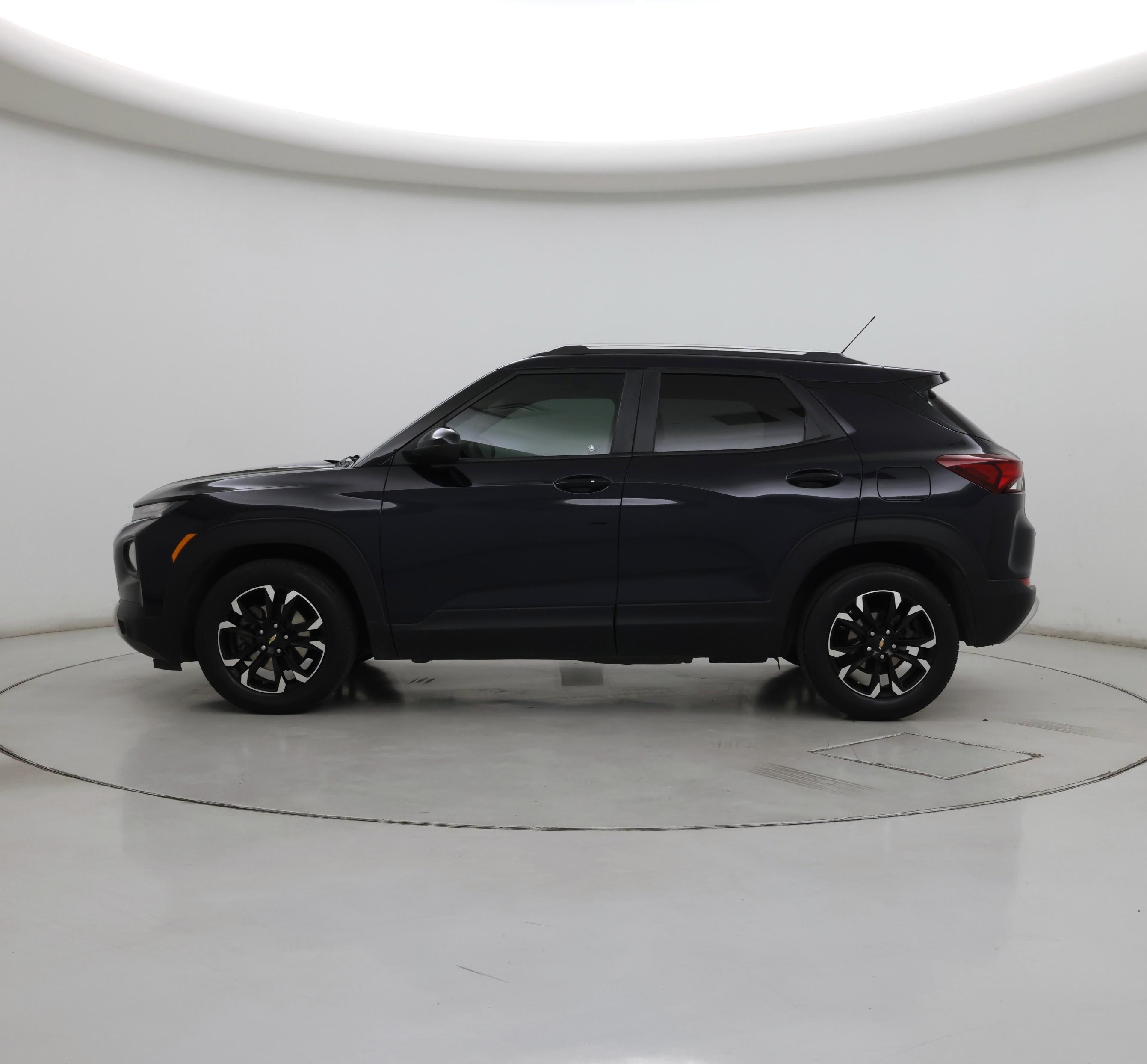 Thumbnail: 2021 Chevrolet TrailBlazer - 3