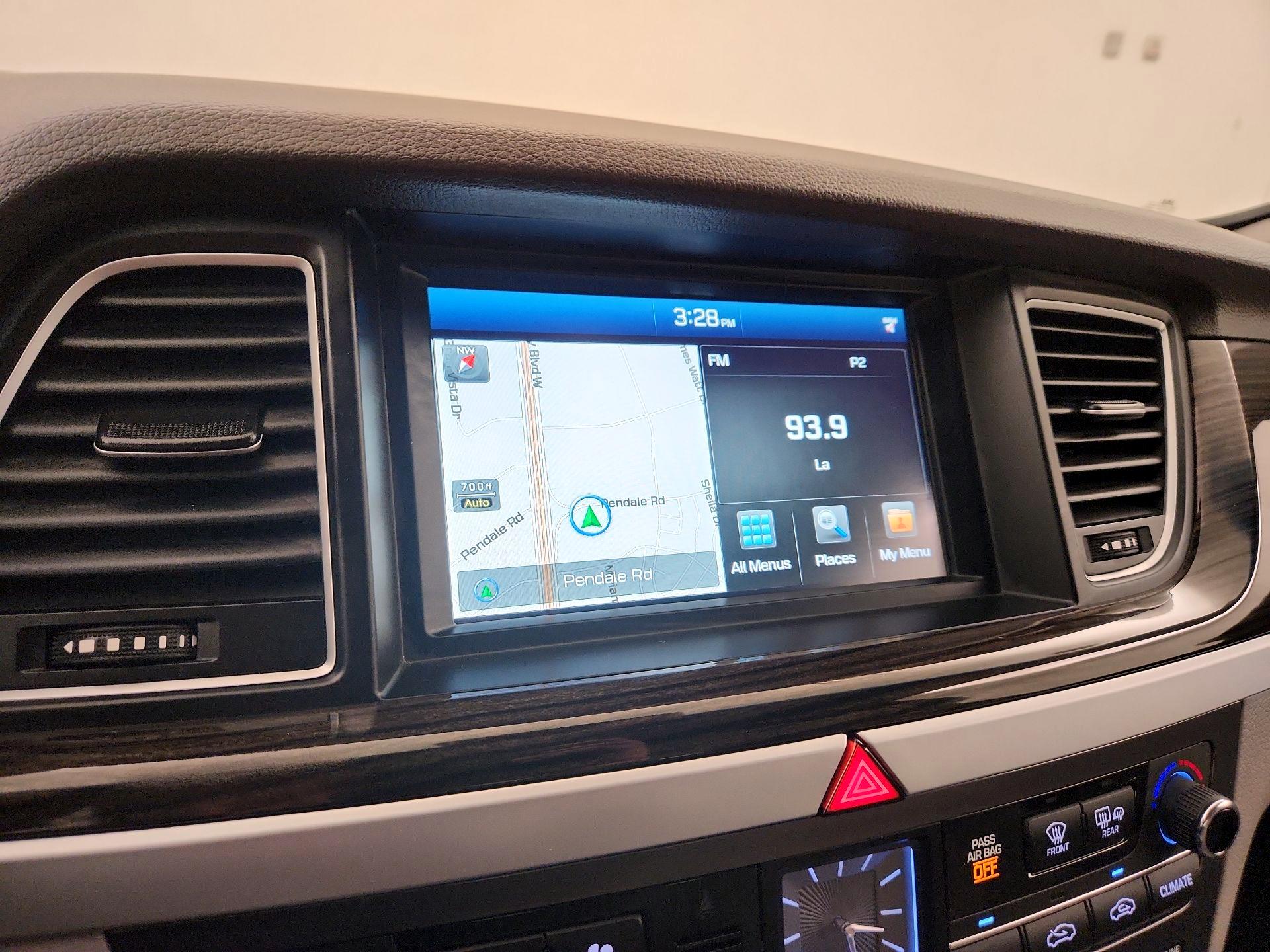 Thumbnail: 2015 Hyundai Genesis - 16