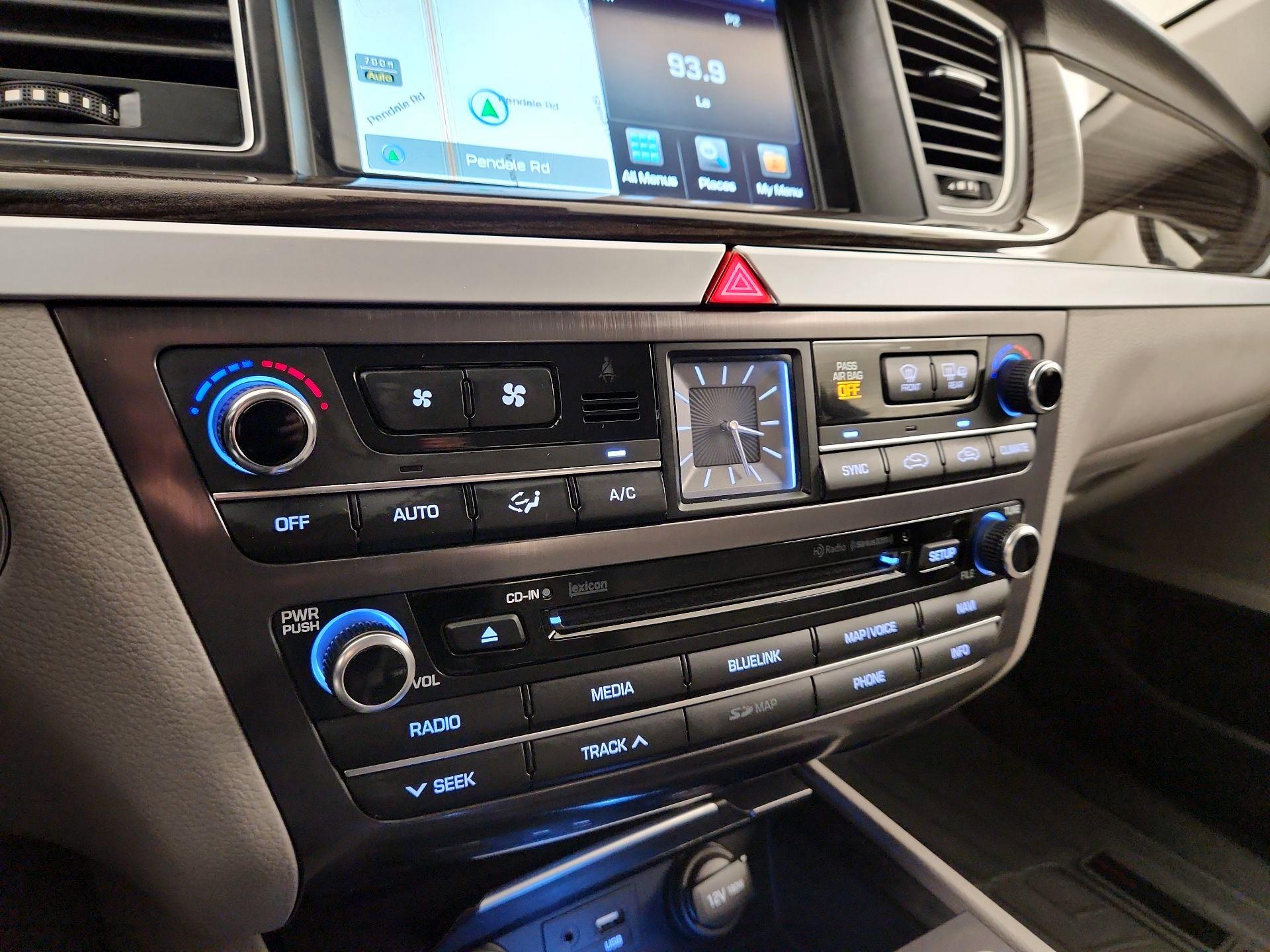 Thumbnail: 2015 Hyundai Genesis - 17