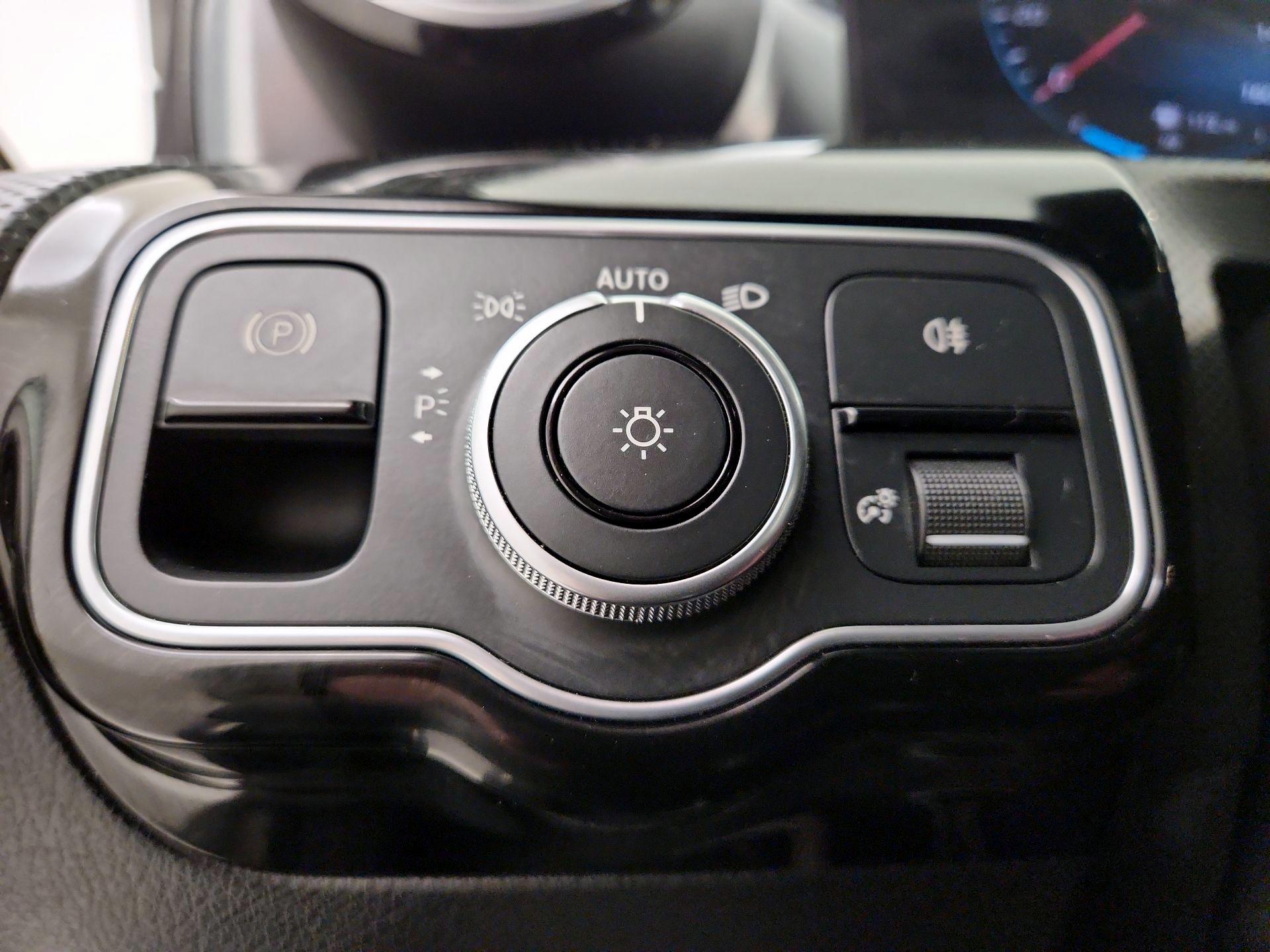 Thumbnail: 2022 Mercedes-Benz A-Class - 13