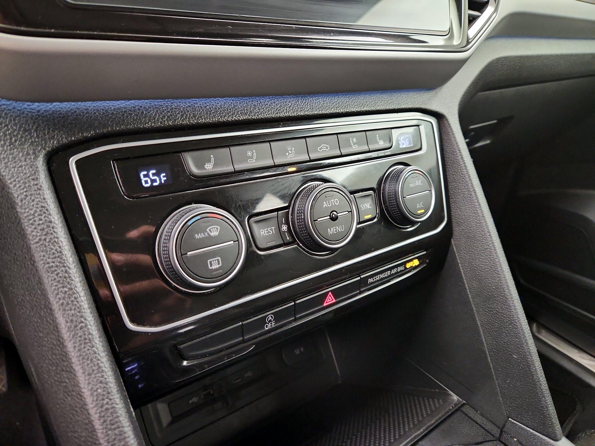 Thumbnail: 2021 Volkswagen Atlas - 17