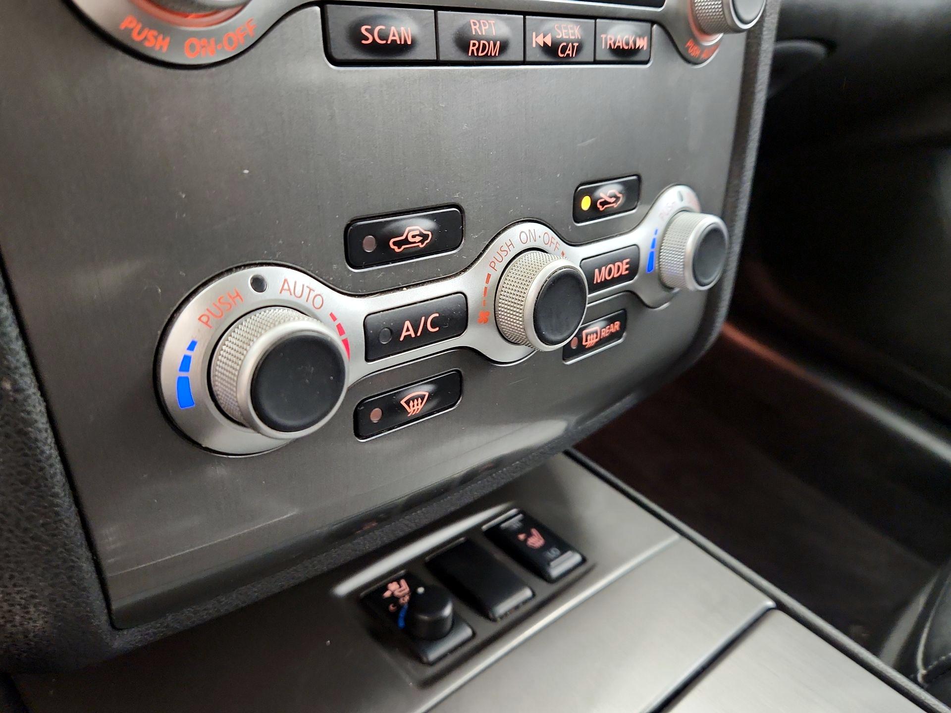 Thumbnail: 2014 Nissan Maxima - 17