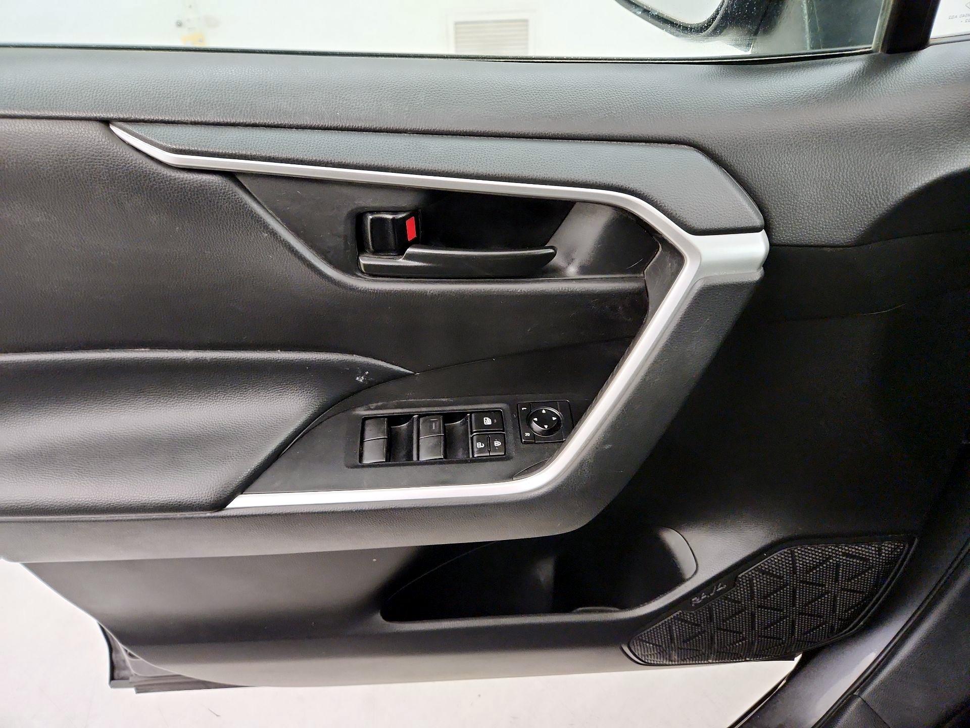 Thumbnail: 2023 Toyota RAV4 - 12