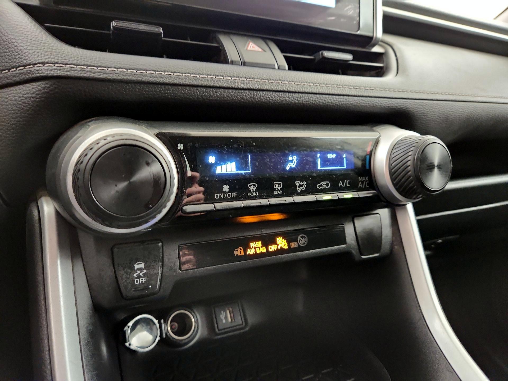 Thumbnail: 2023 Toyota RAV4 - 15