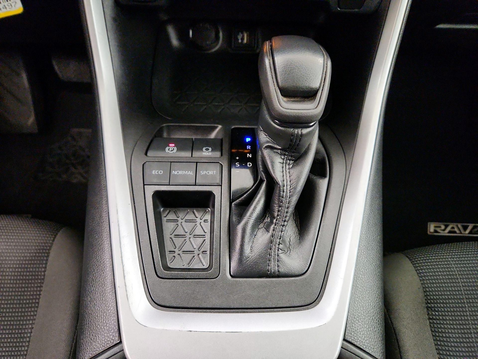 Thumbnail: 2023 Toyota RAV4 - 16