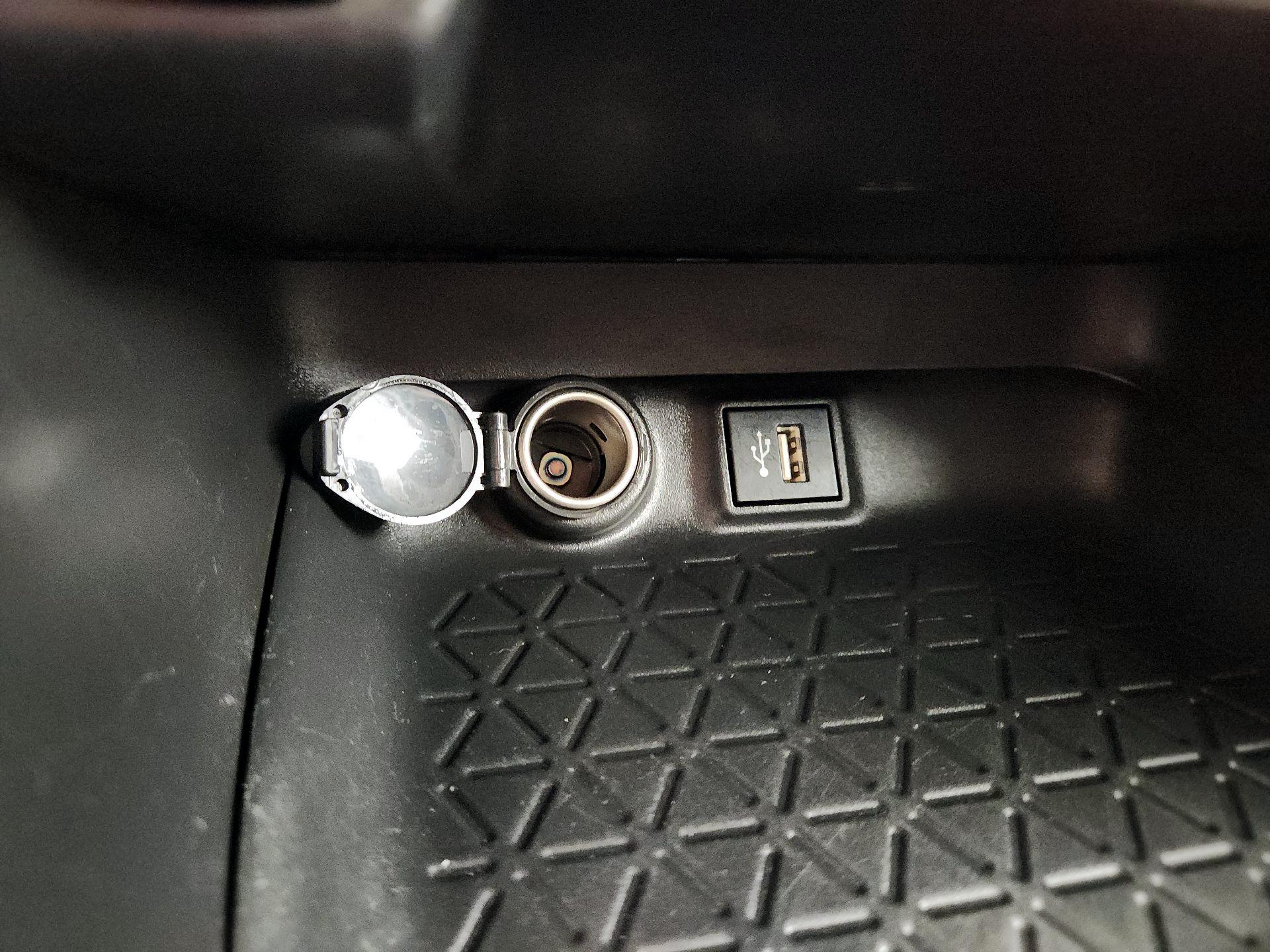 Thumbnail: 2023 Toyota RAV4 - 17