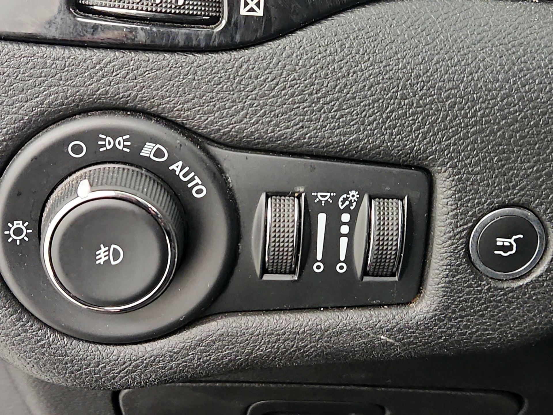 Thumbnail: 2023 Jeep Cherokee - 13