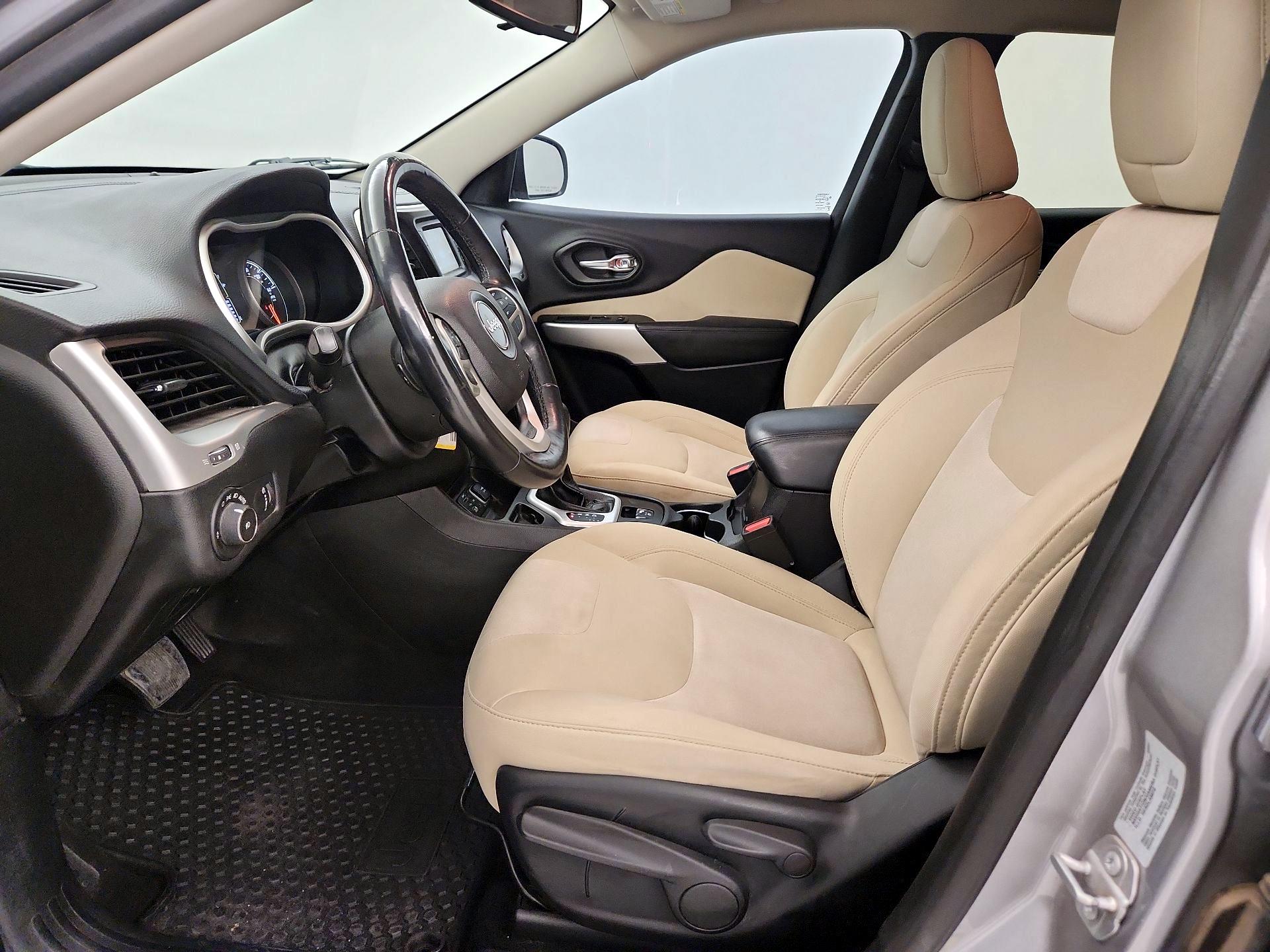 Thumbnail: 2018 Jeep Cherokee - 11