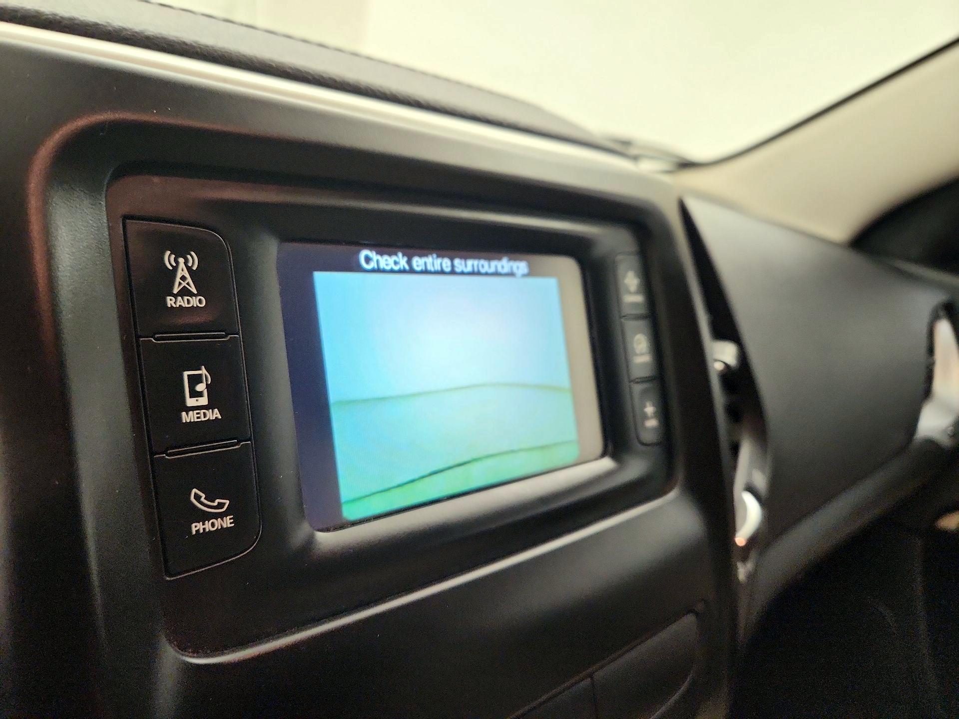 Thumbnail: 2018 Jeep Cherokee - 14