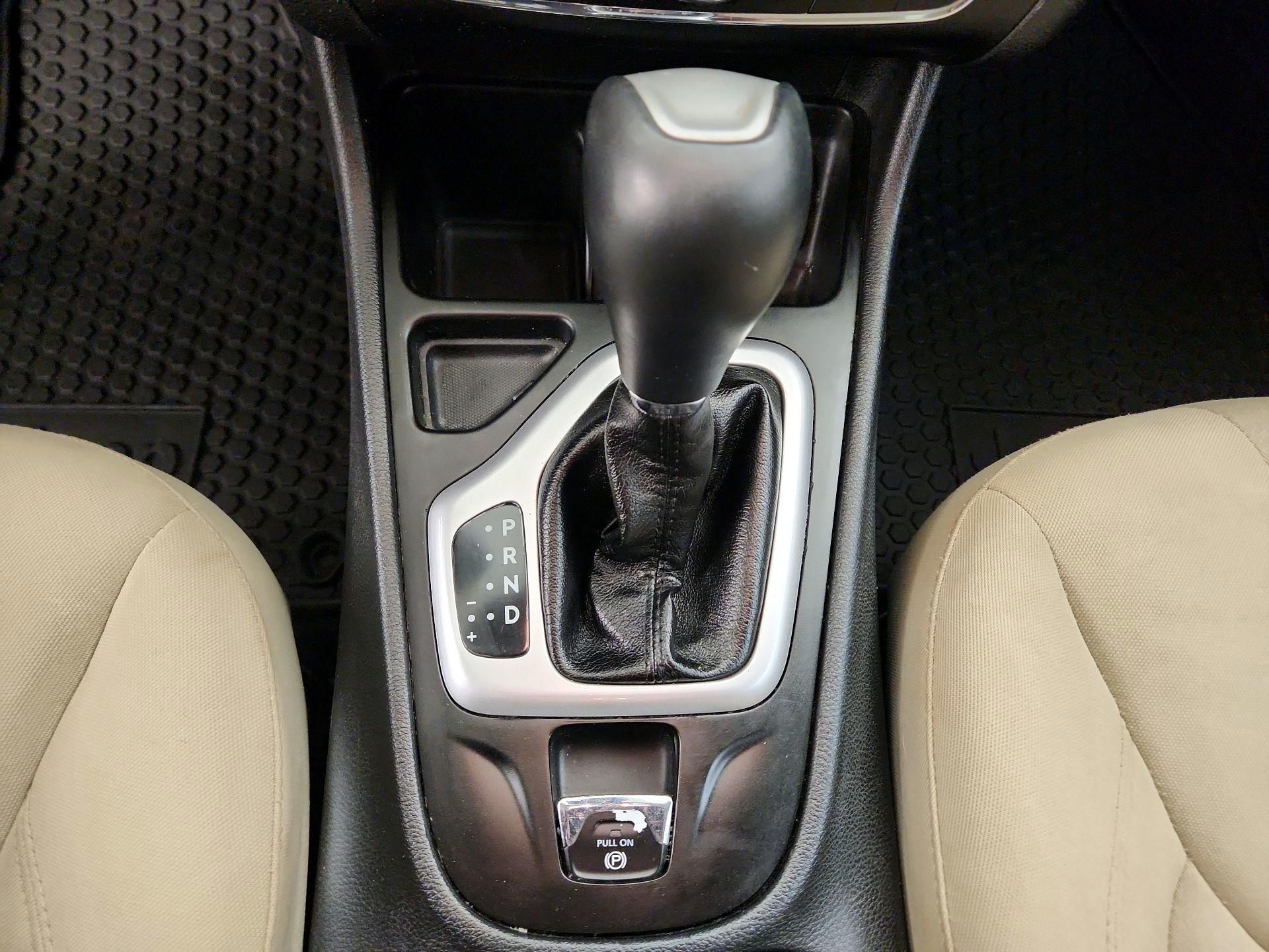 Thumbnail: 2018 Jeep Cherokee - 17