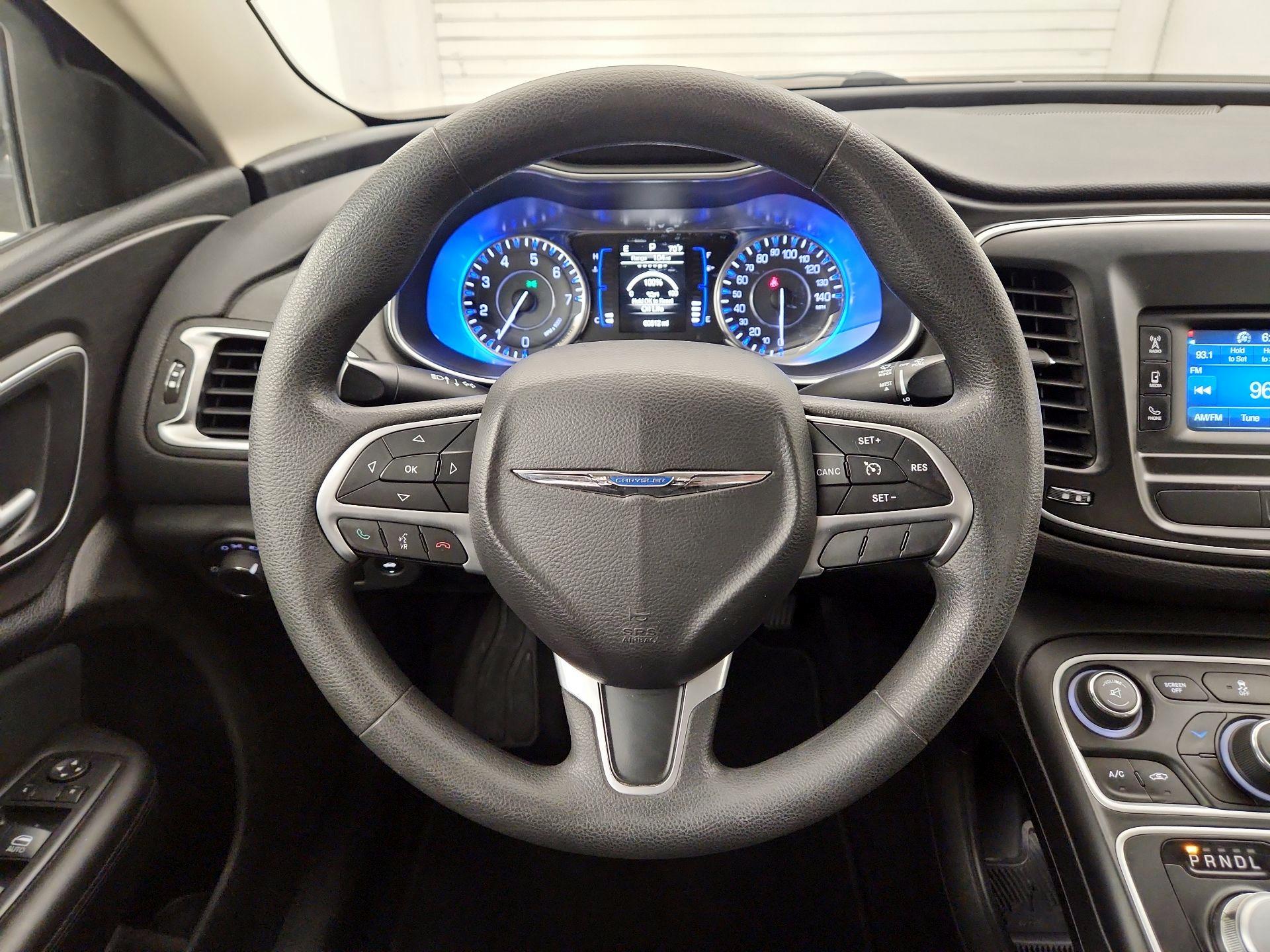 Thumbnail: 2016 Chrysler 200 - 10