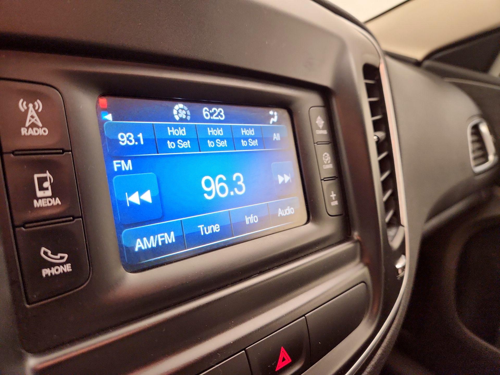 Thumbnail: 2016 Chrysler 200 - 15