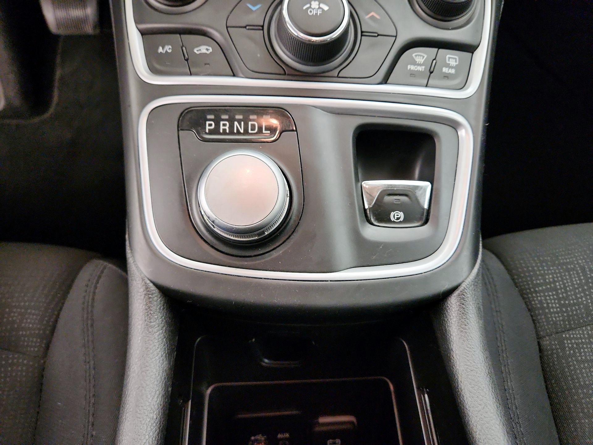 Thumbnail: 2016 Chrysler 200 - 17