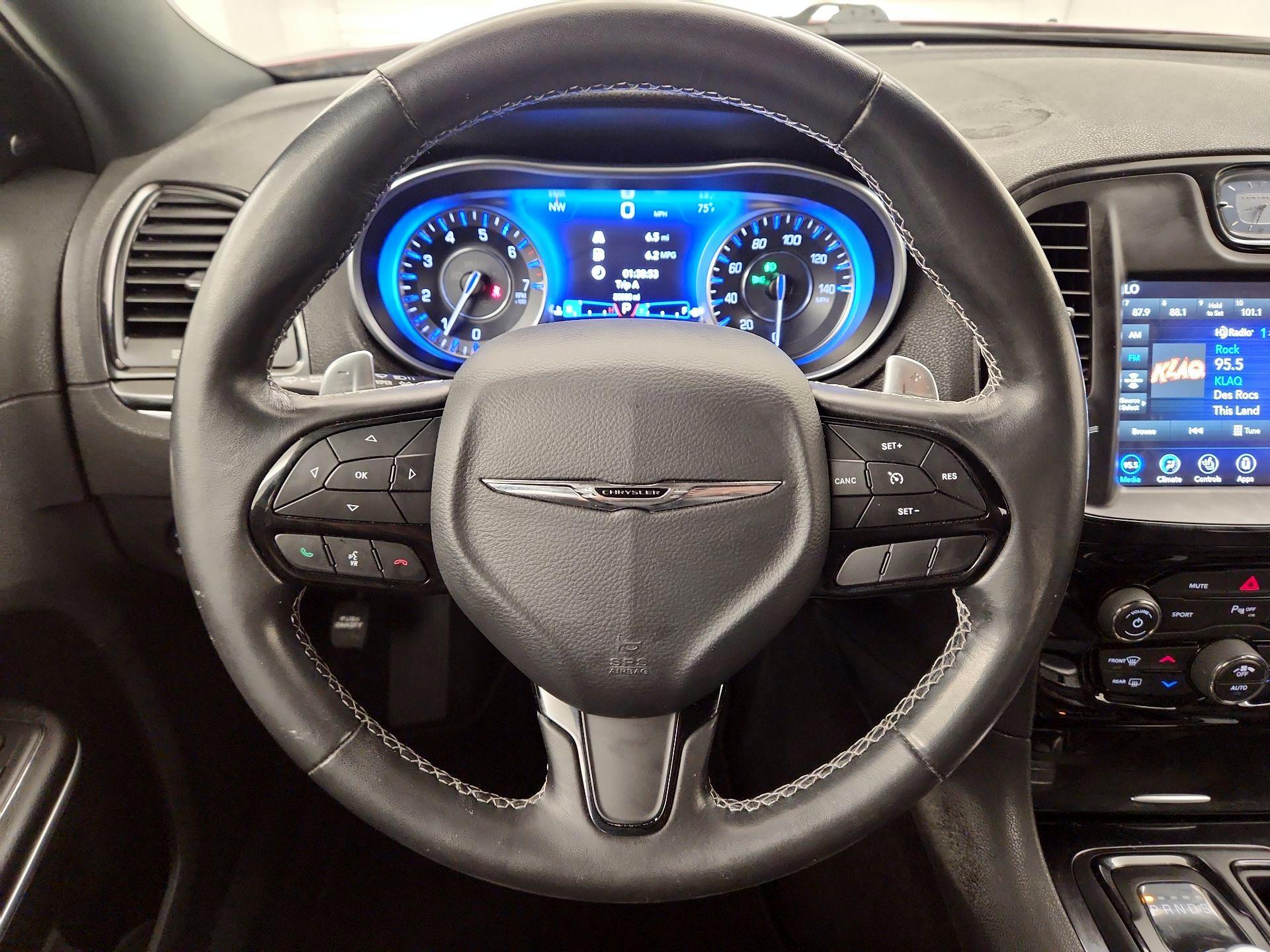 Thumbnail: 2021 Chrysler 300 - 10