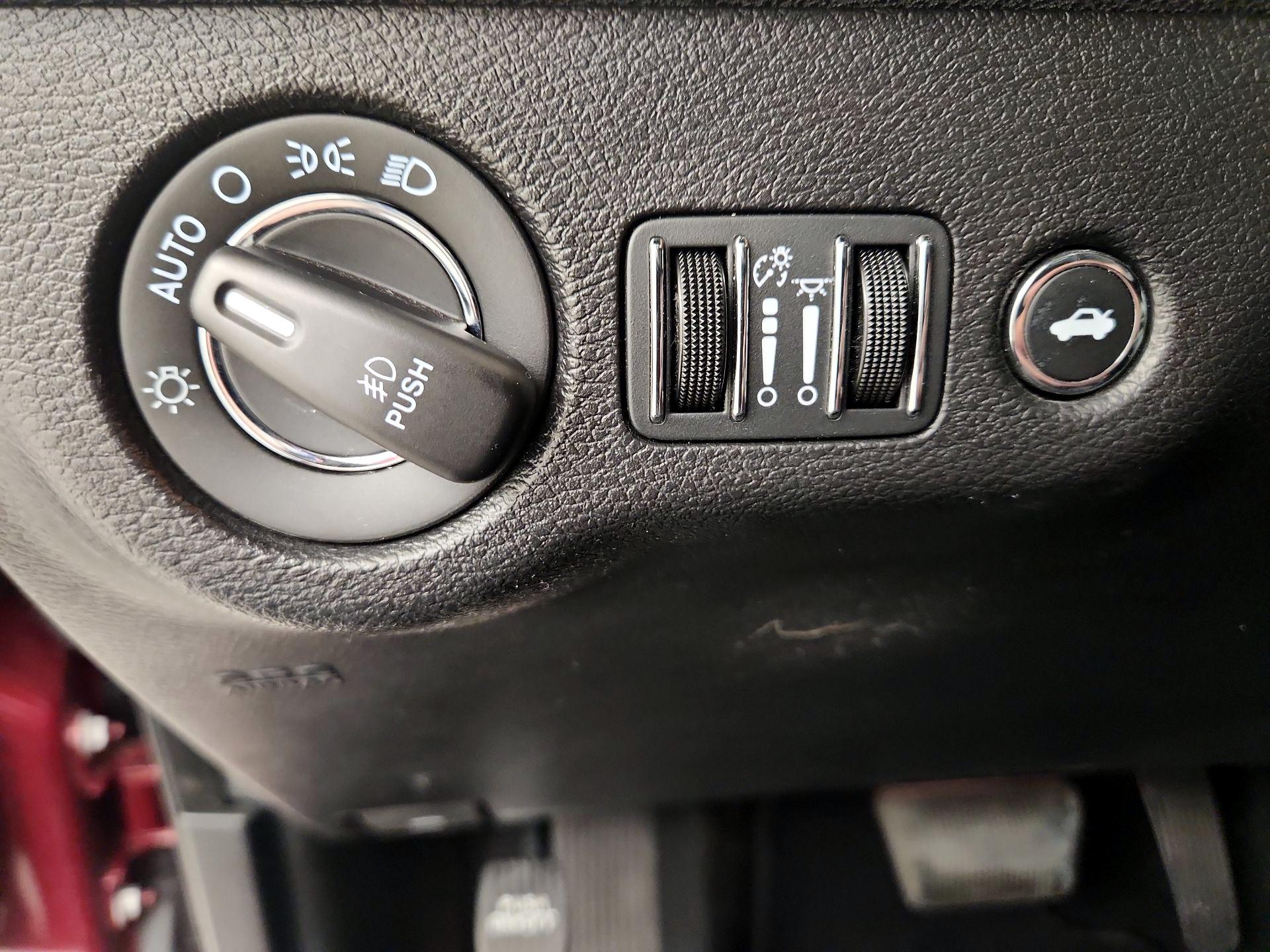 Thumbnail: 2021 Chrysler 300 - 13