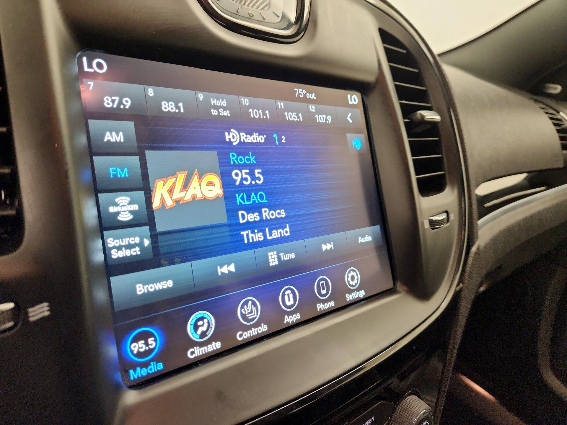 Thumbnail: 2021 Chrysler 300 - 15