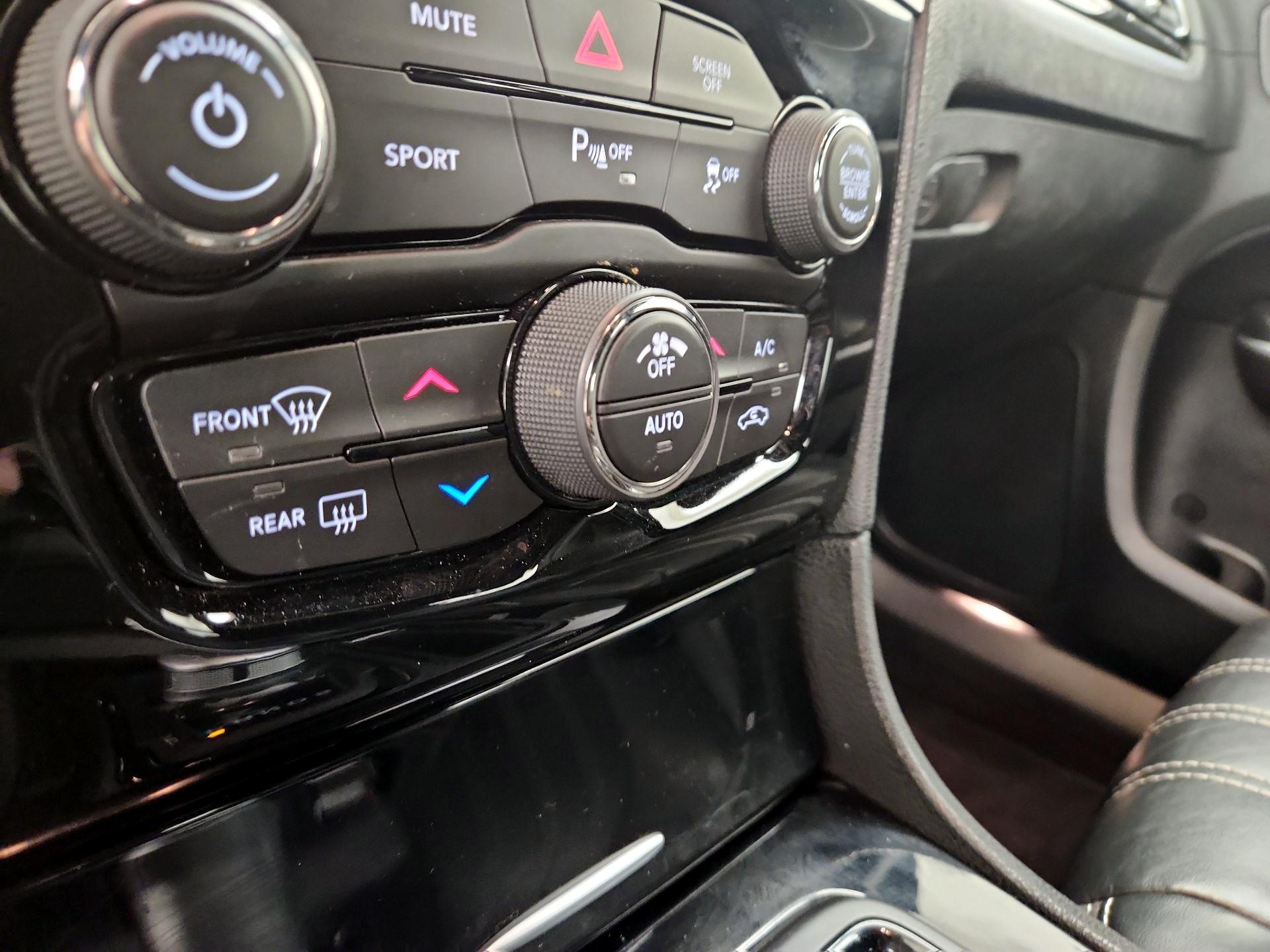 Thumbnail: 2021 Chrysler 300 - 16