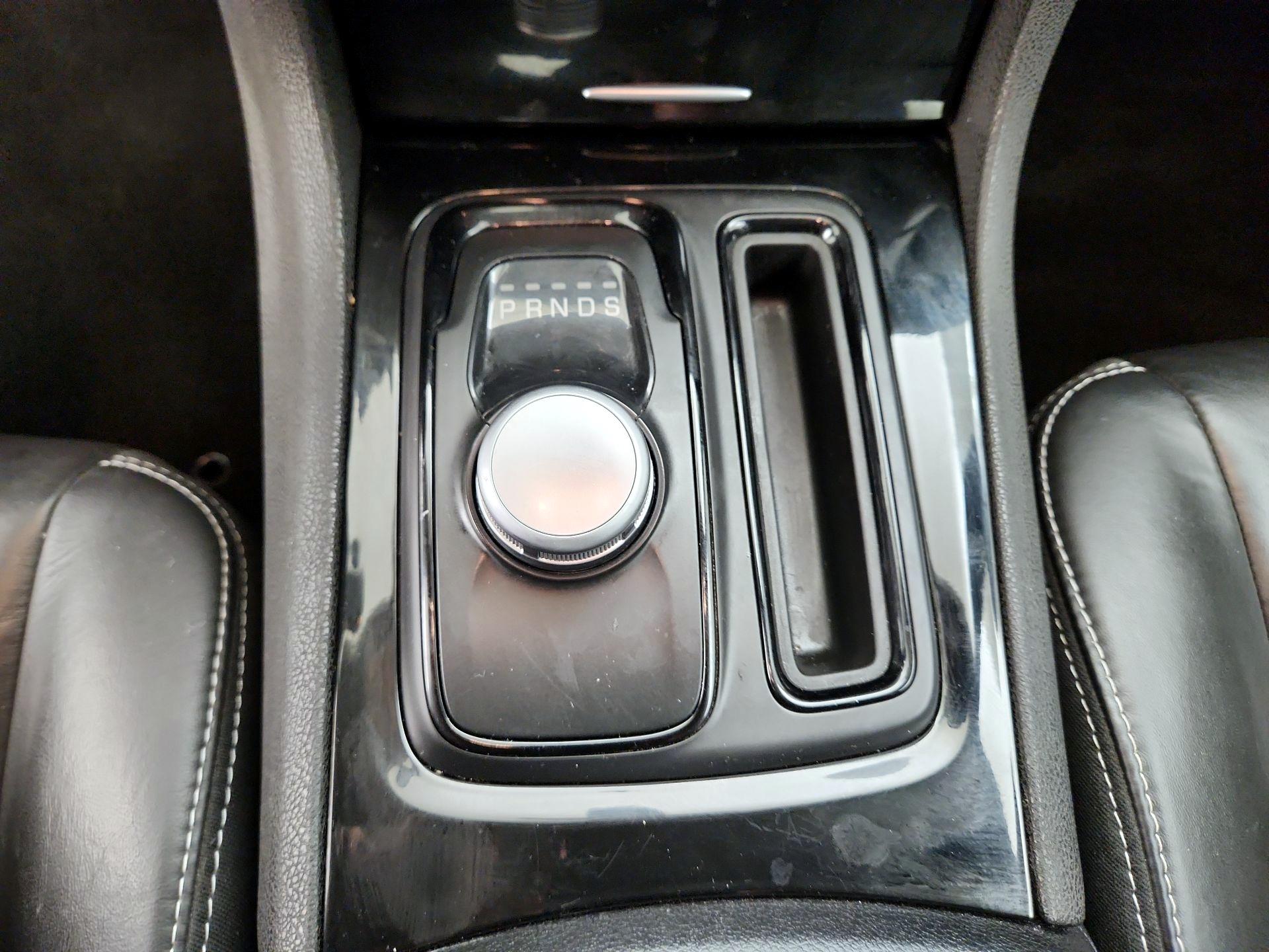 Thumbnail: 2021 Chrysler 300 - 17