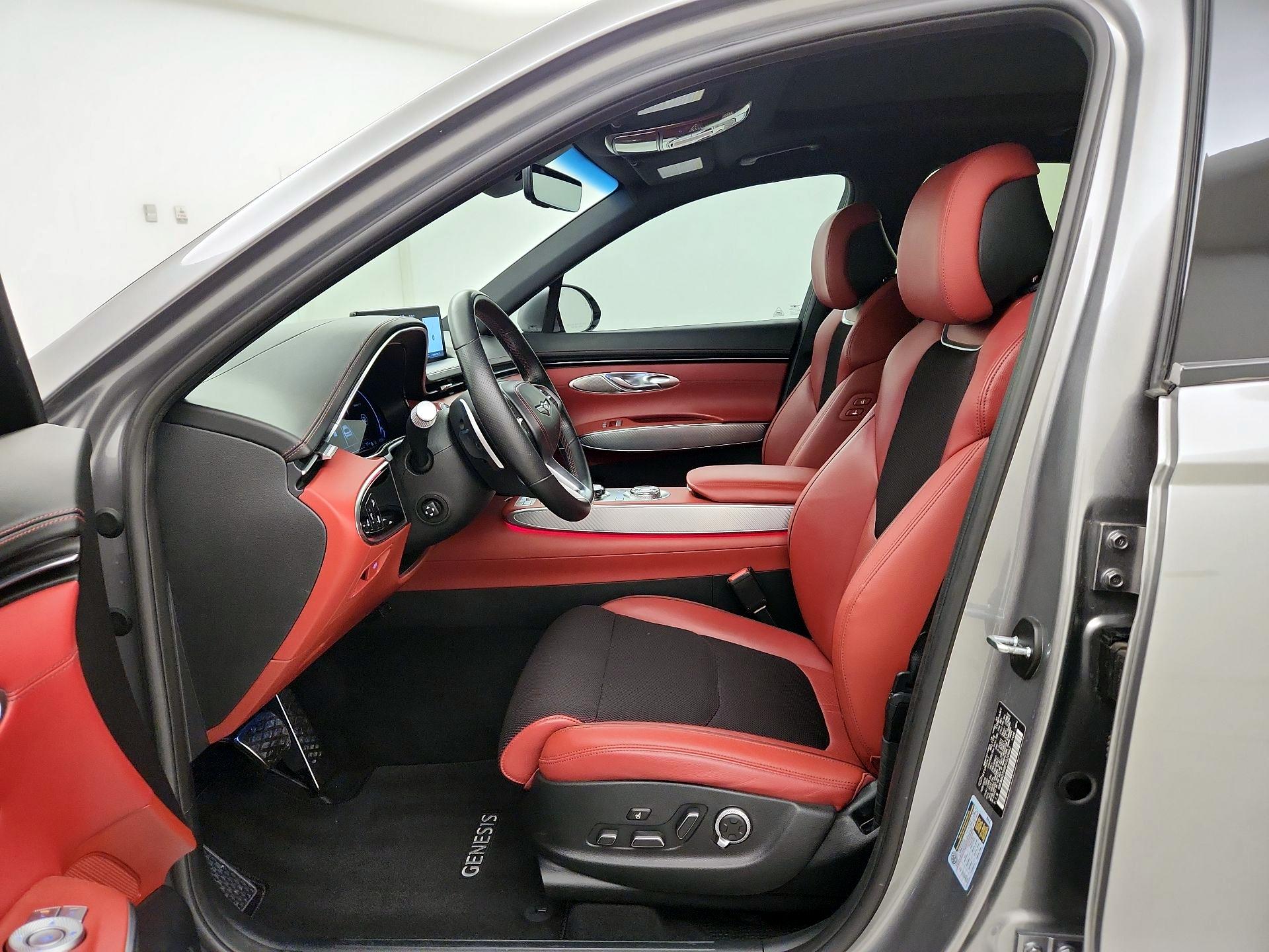 Thumbnail: 2023 Genesis GV70 - 11