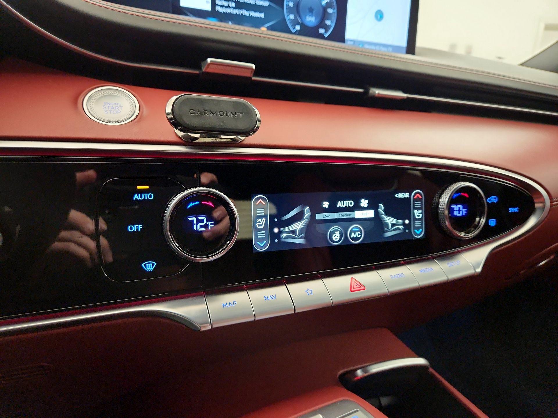 Thumbnail: 2023 Genesis GV70 - 17