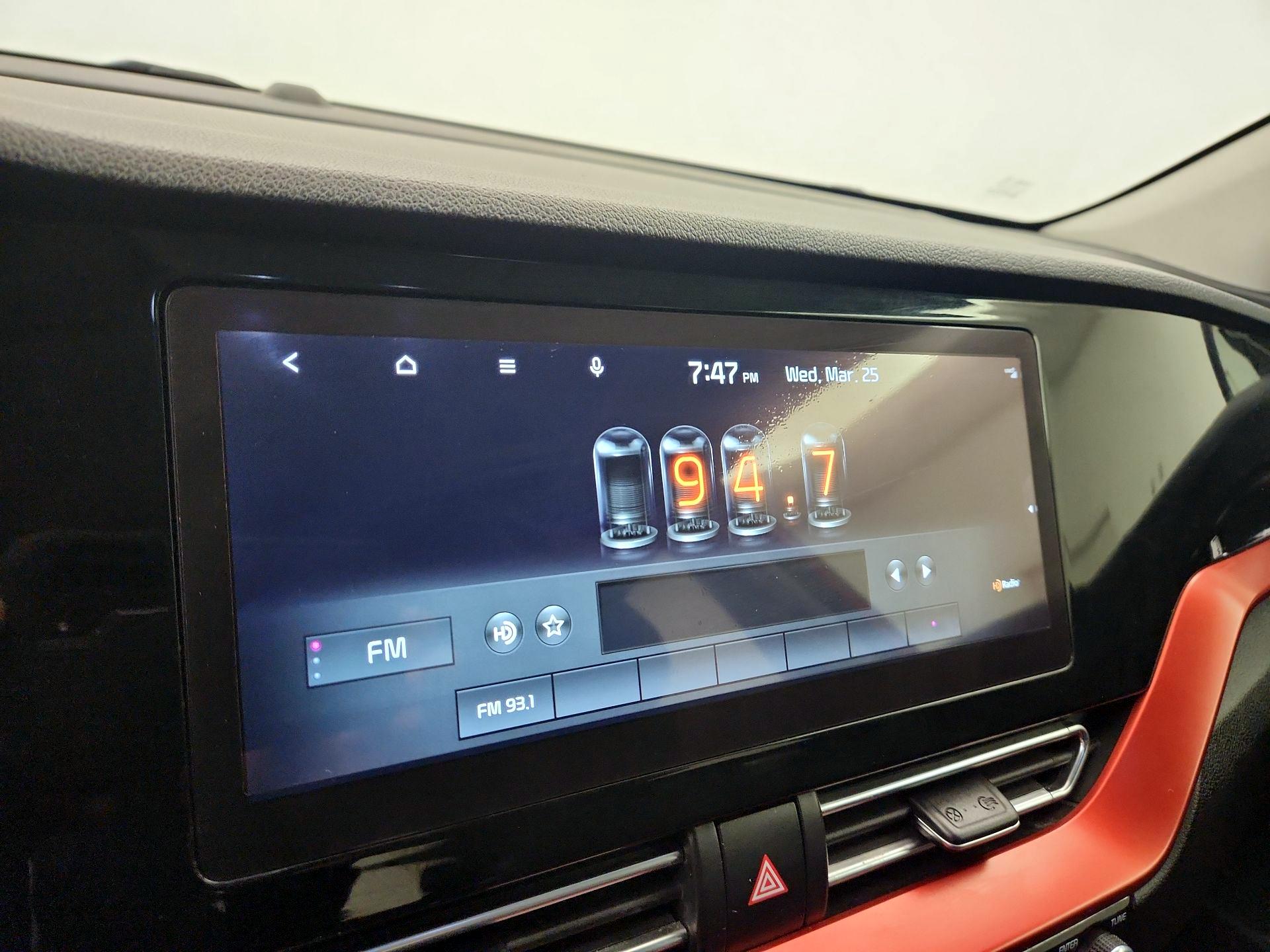 Thumbnail: 2021 Kia Niro - 16