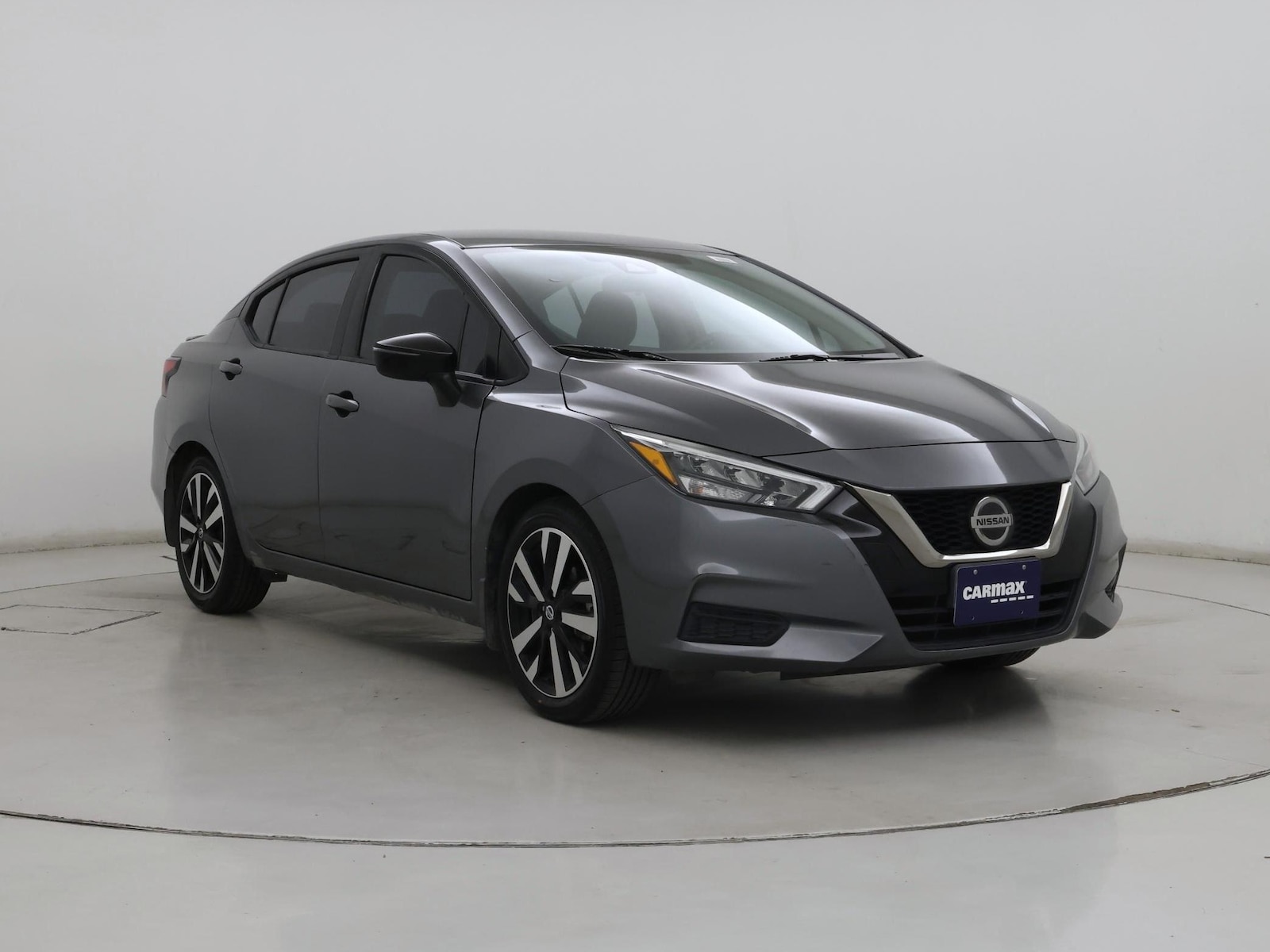 2022 Nissan Versa Sedan SR - Photo 2