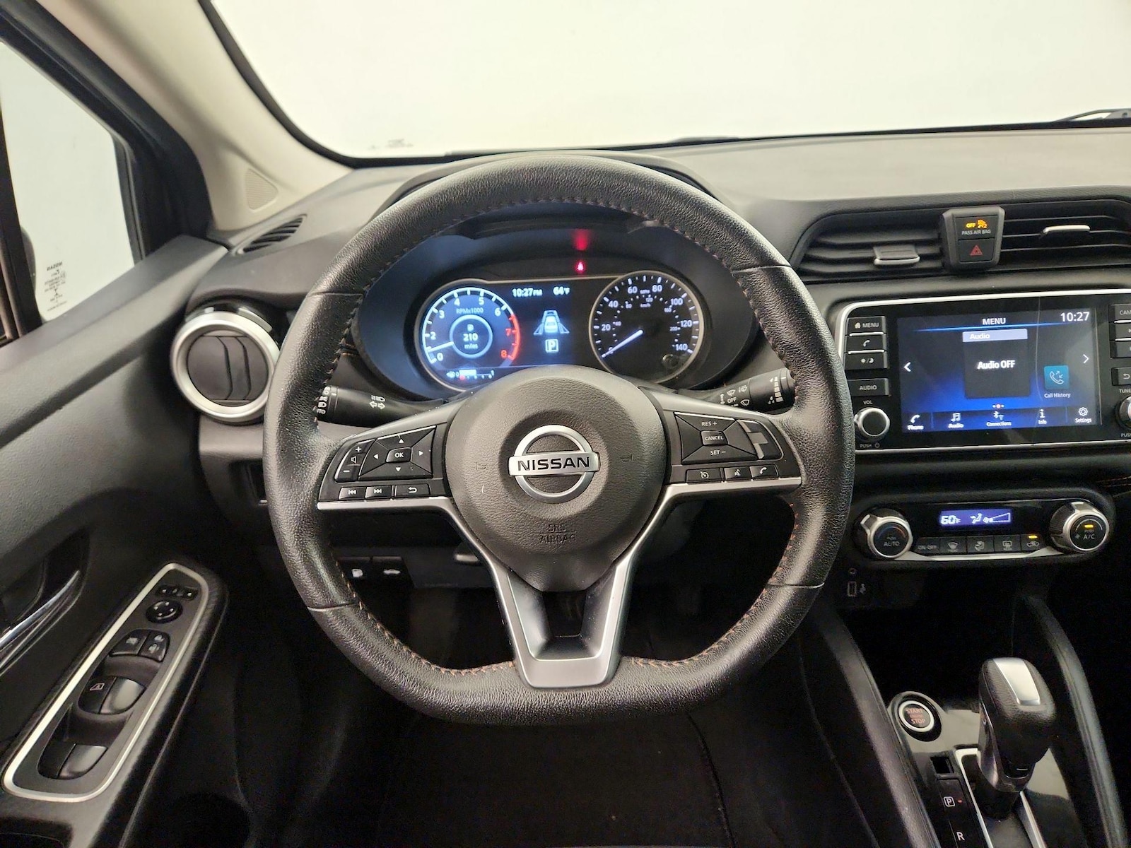 2022 Nissan Versa Sedan SR - Photo 11