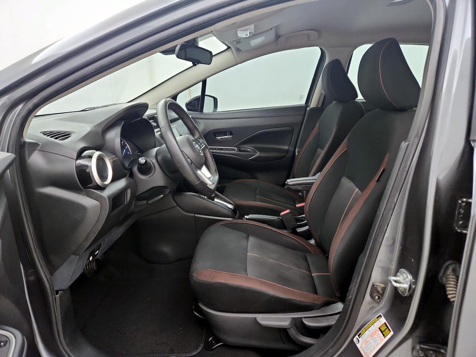 2022 Nissan Versa Sedan SR - Photo 12