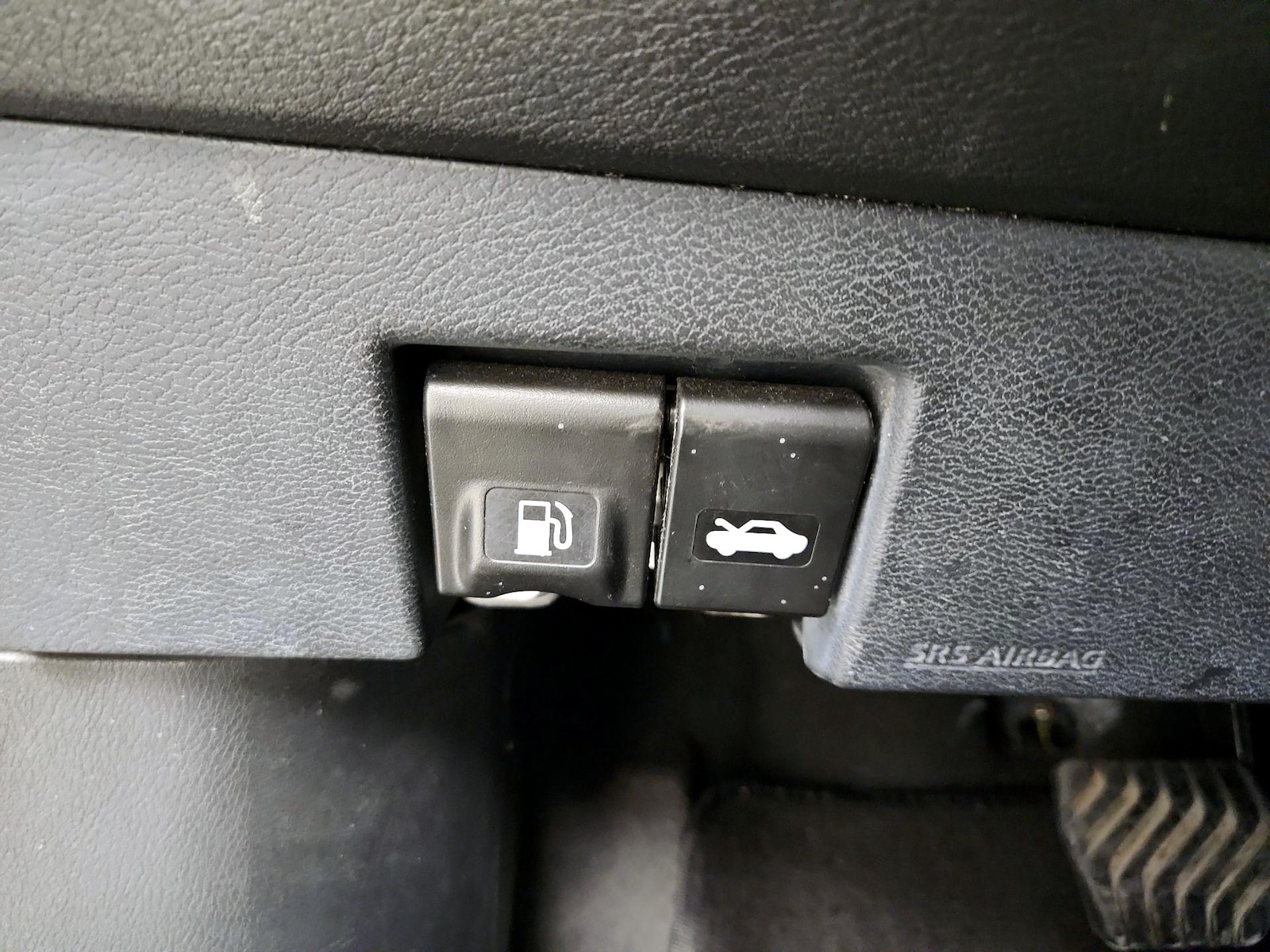 2022 Nissan Versa Sedan SR - Photo 14