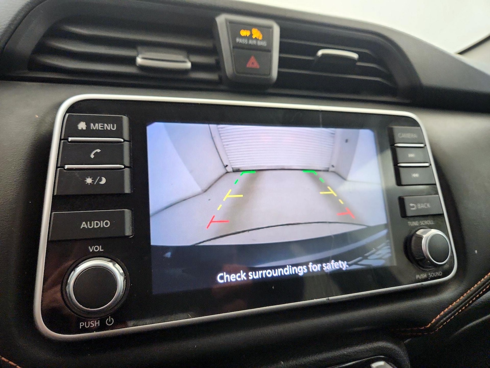 2022 Nissan Versa Sedan SR - Photo 15
