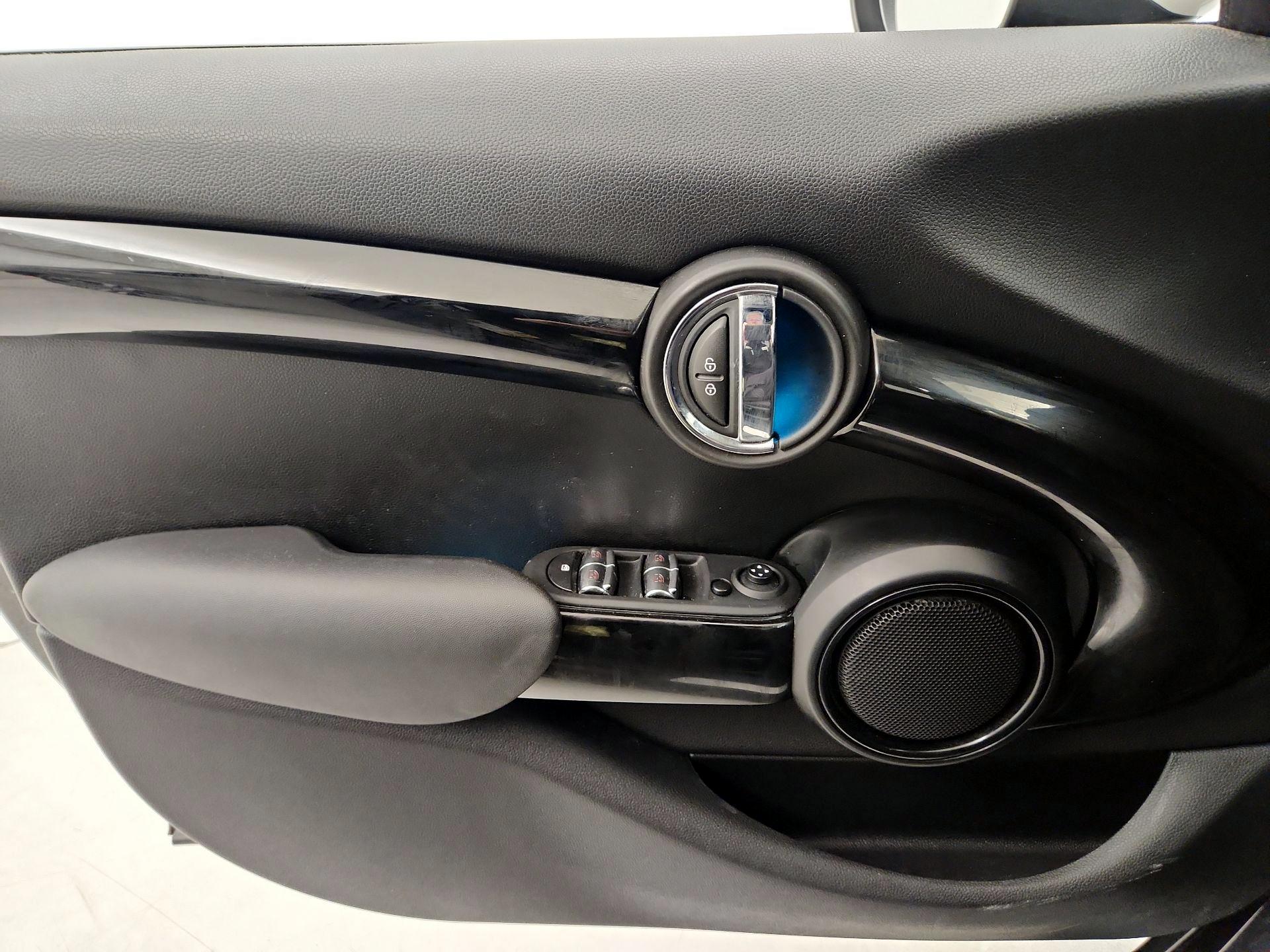 Thumbnail: 2020 MINI Cooper Hardtop - 12