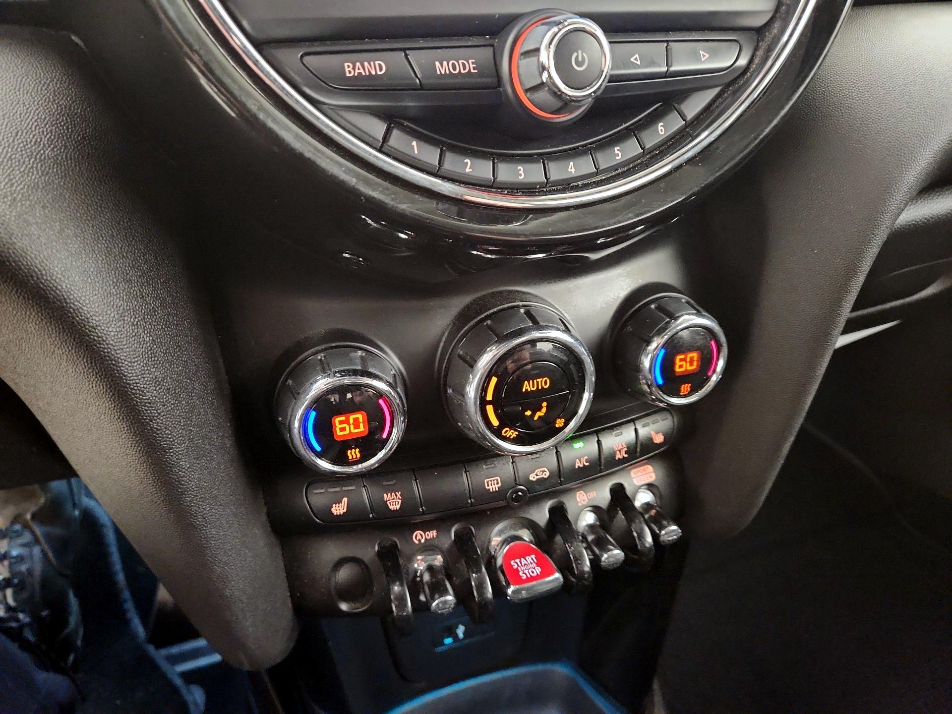 Thumbnail: 2020 MINI Cooper Hardtop - 16